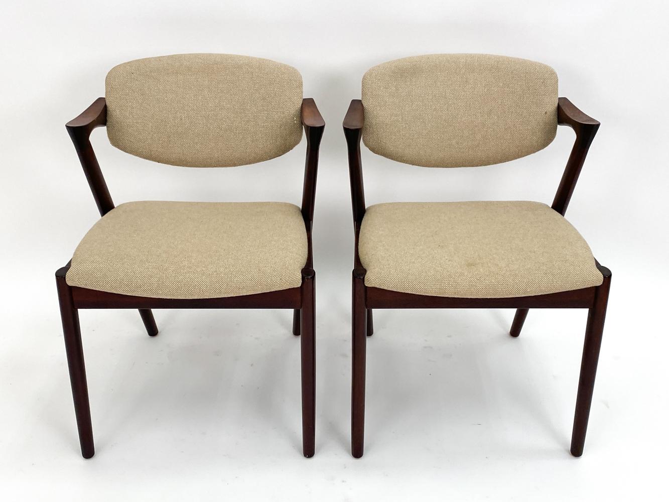 (6) Kai Kristiansen Modell 42 „Z“ Esszimmerstühle aus dunkel gebeizter Eiche, ca. 1960er Jahre (Mitte des 20. Jahrhunderts) im Angebot