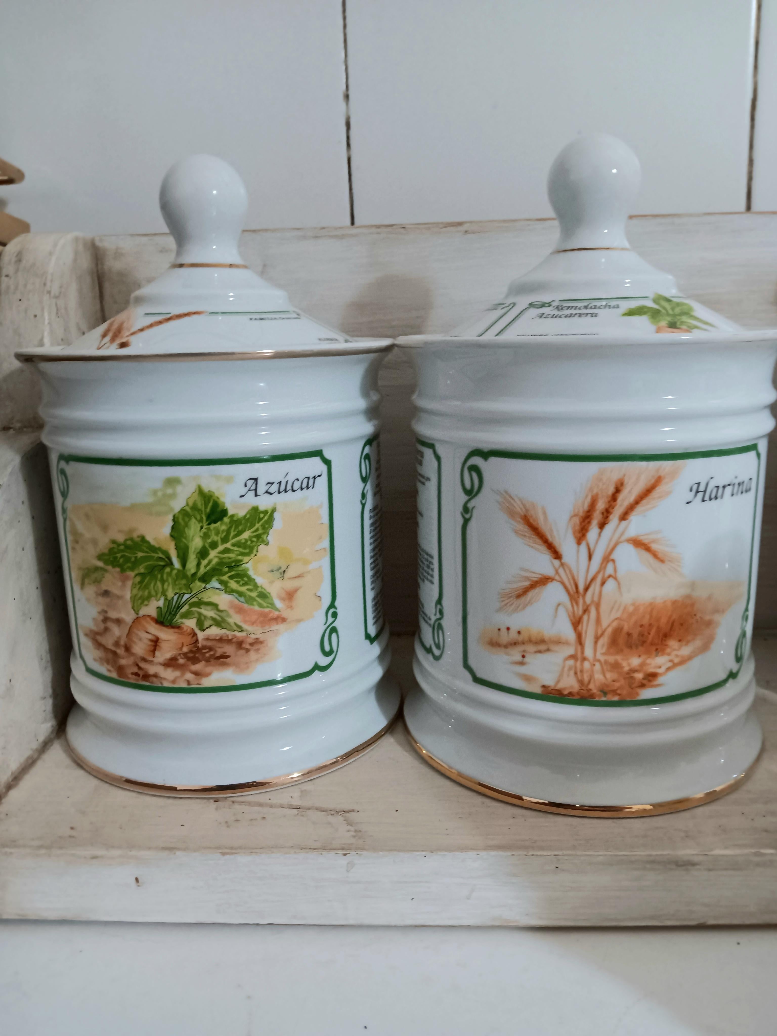 6 porcelain  kitchen 
Spanish crafts.
Flour and sugar jars

They are sold in pairs.

Beautiful porcelain jars made in the north of Spain with quality products and exquisite workmanship
In the north of Spain, especially in the northwest, there have