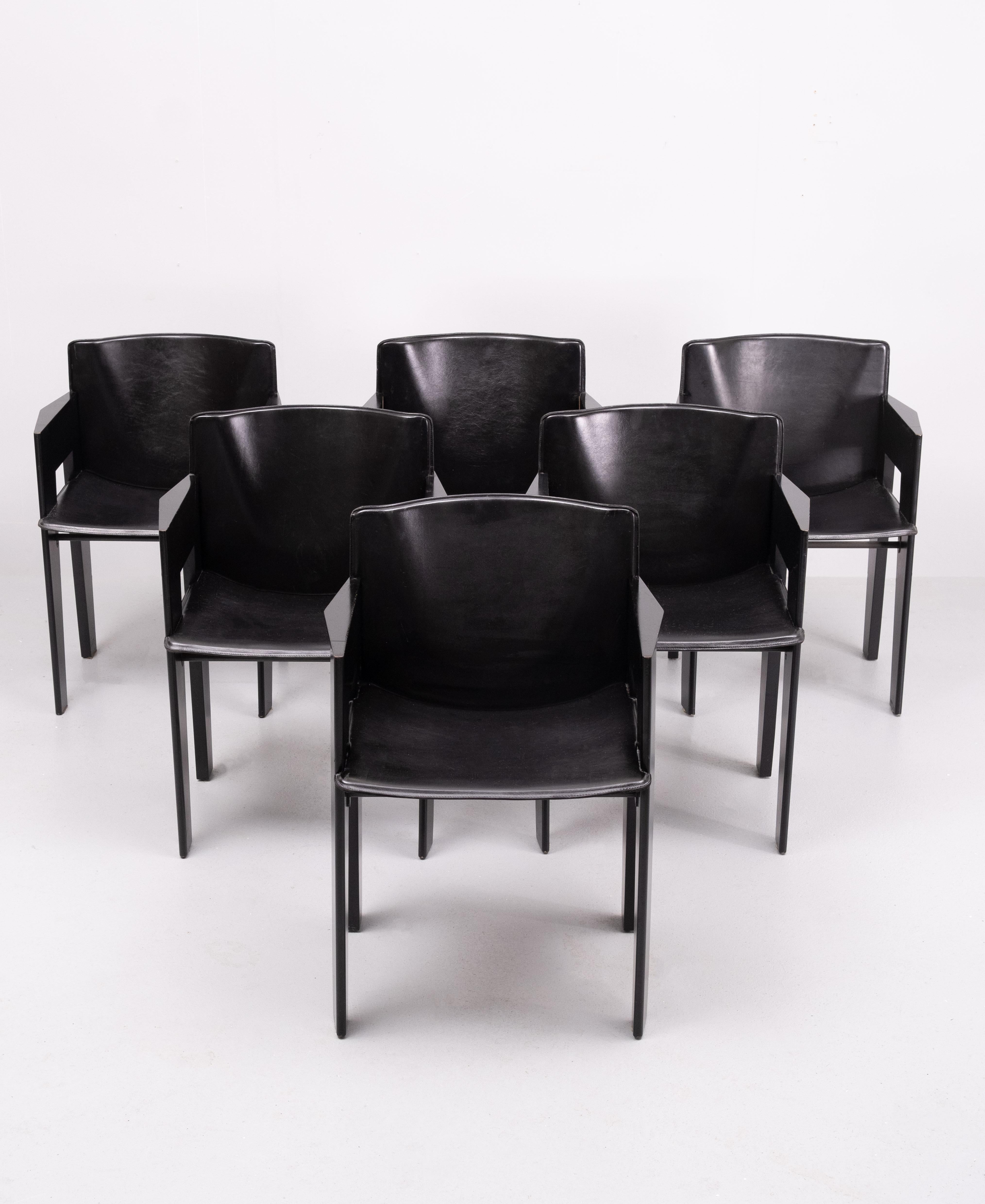Fin du 20e siècle 6 chaises de salle à manger en cuir et bois d'Arnold Merckx pour Arco, vers 1980 en vente