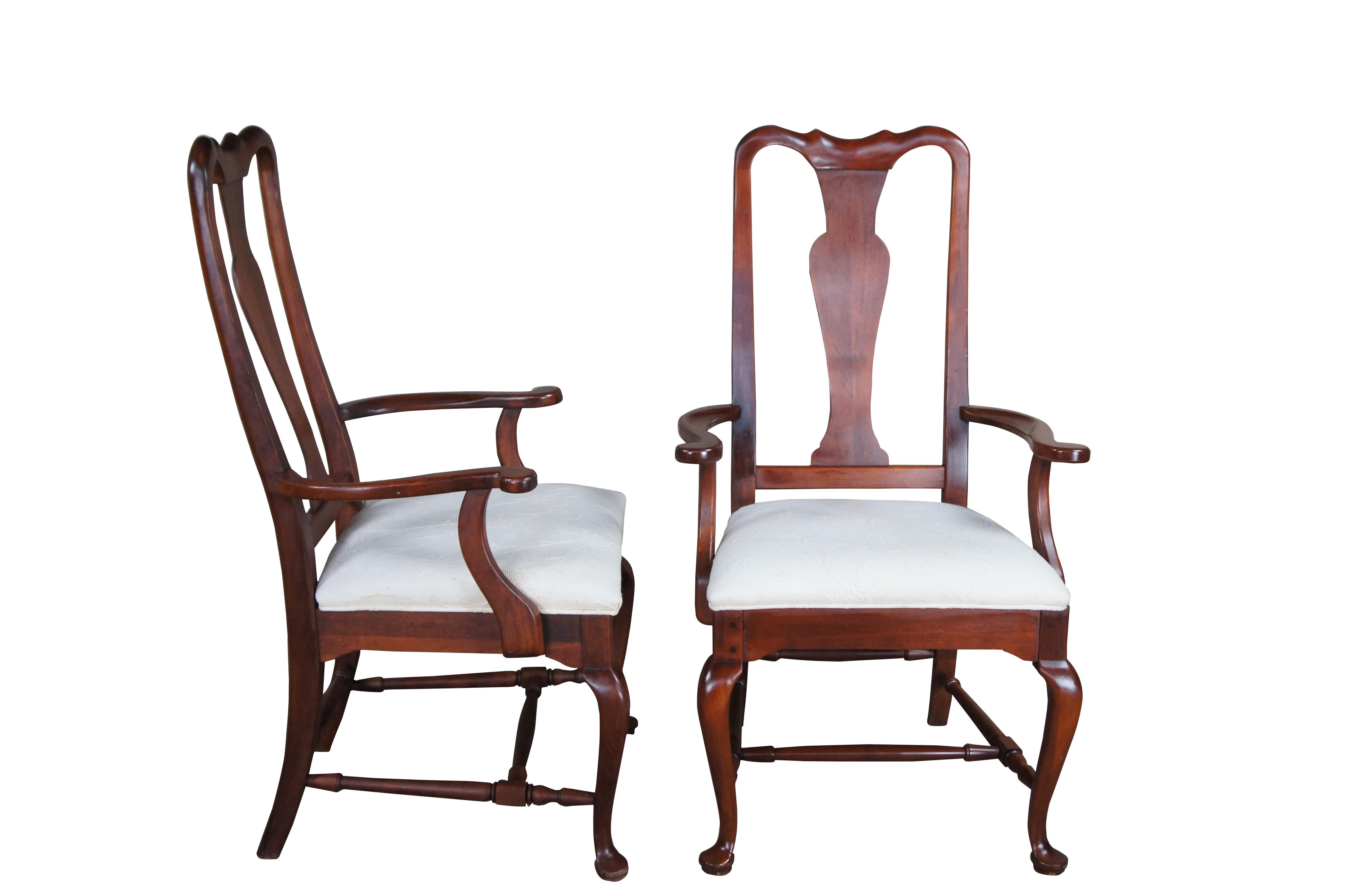 Vintage Lexington Furniture Bob Timberlake dining arm chairs. Made of solid cherry featuring Queen Anne styling with slat back and floral cushions . All six are armchairs, 833-891

Dimensions:
24.5