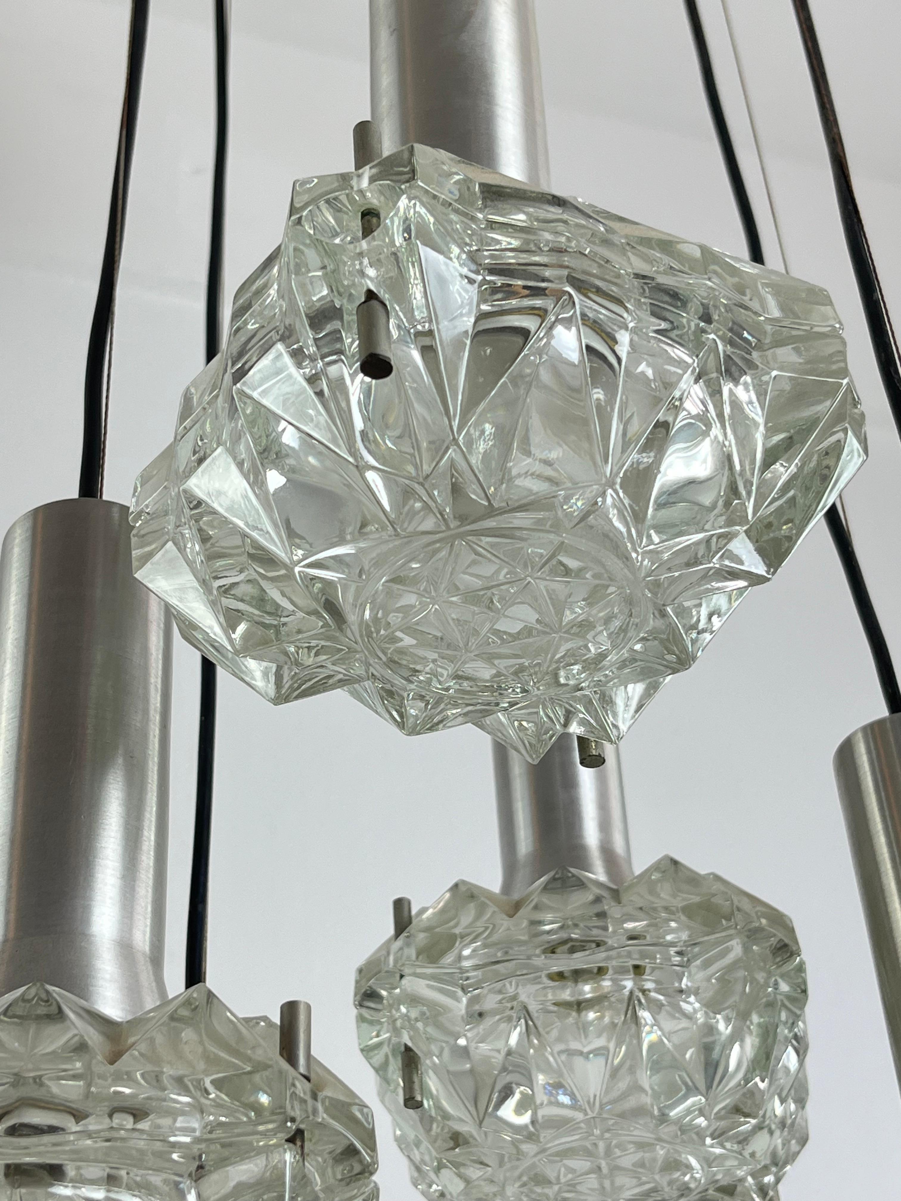 Araña de 6 luces de acero y cristal en cascada Diseño italiano de los años 70 en venta 1
