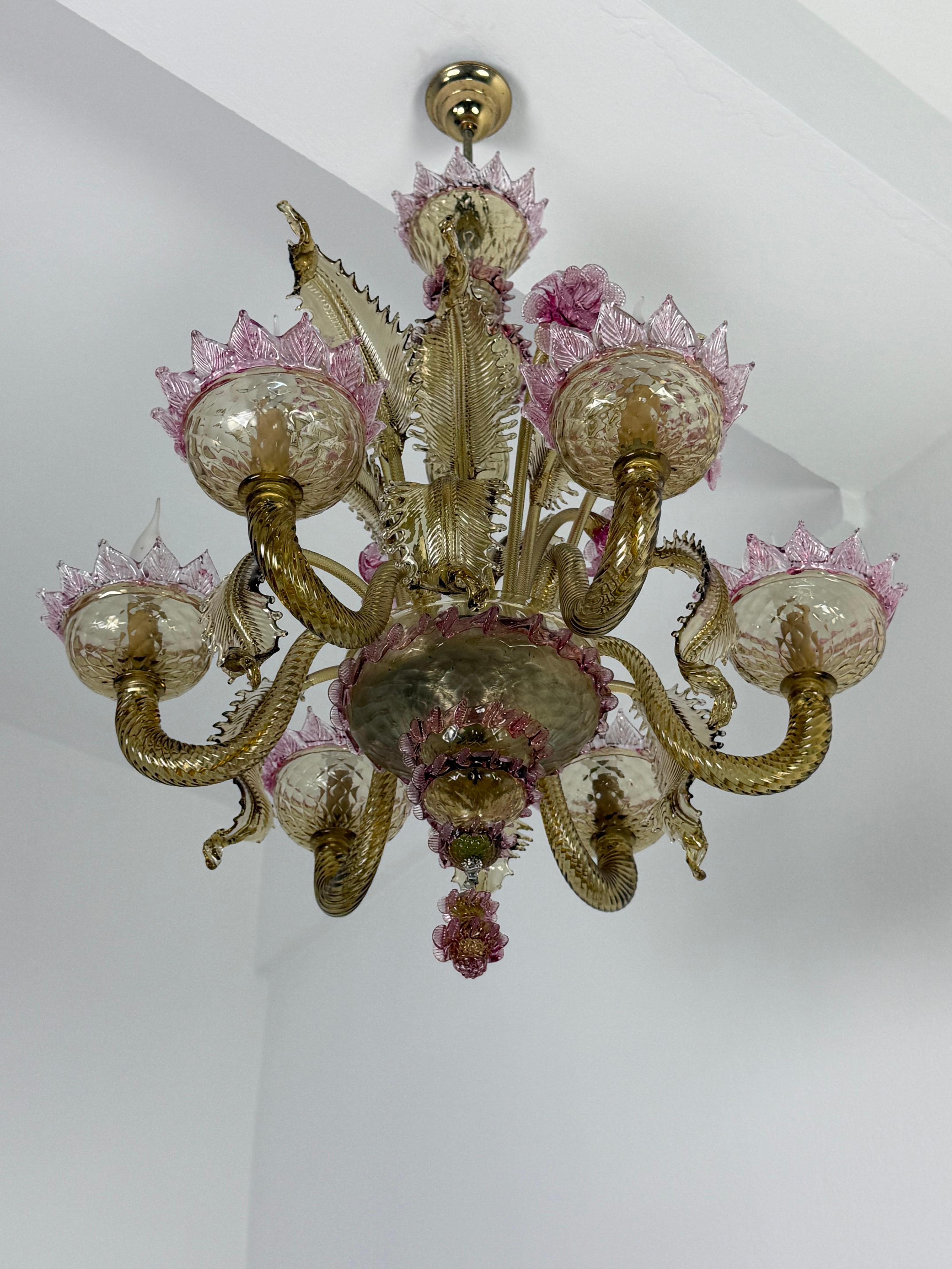 Vetro di Murano Lampadario a 6 luci in vetro di Murano attribuito ai 