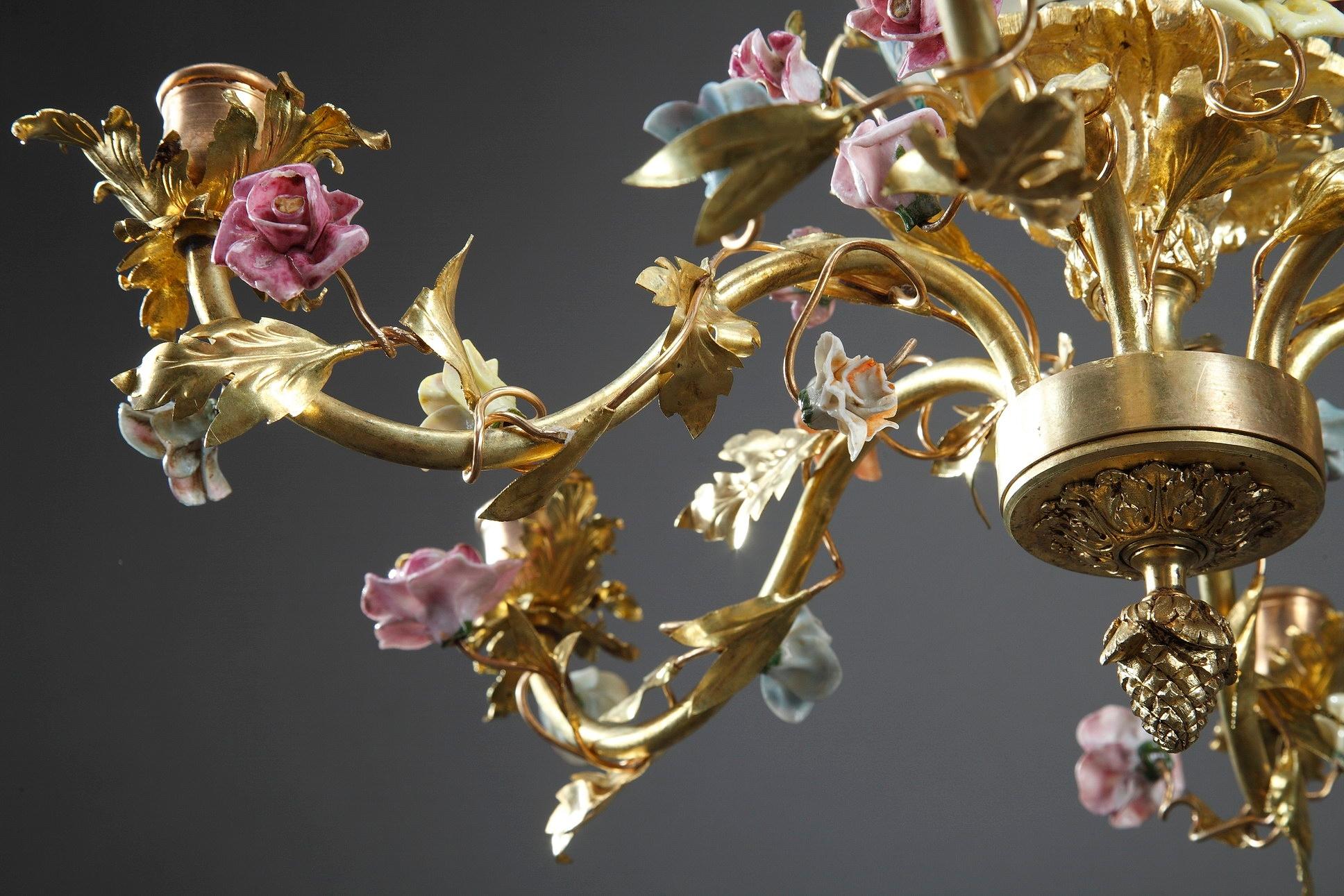6-Lights Porcelain and Bronze Chandelier with Chinese Decoration In Good Condition In Paris, FR