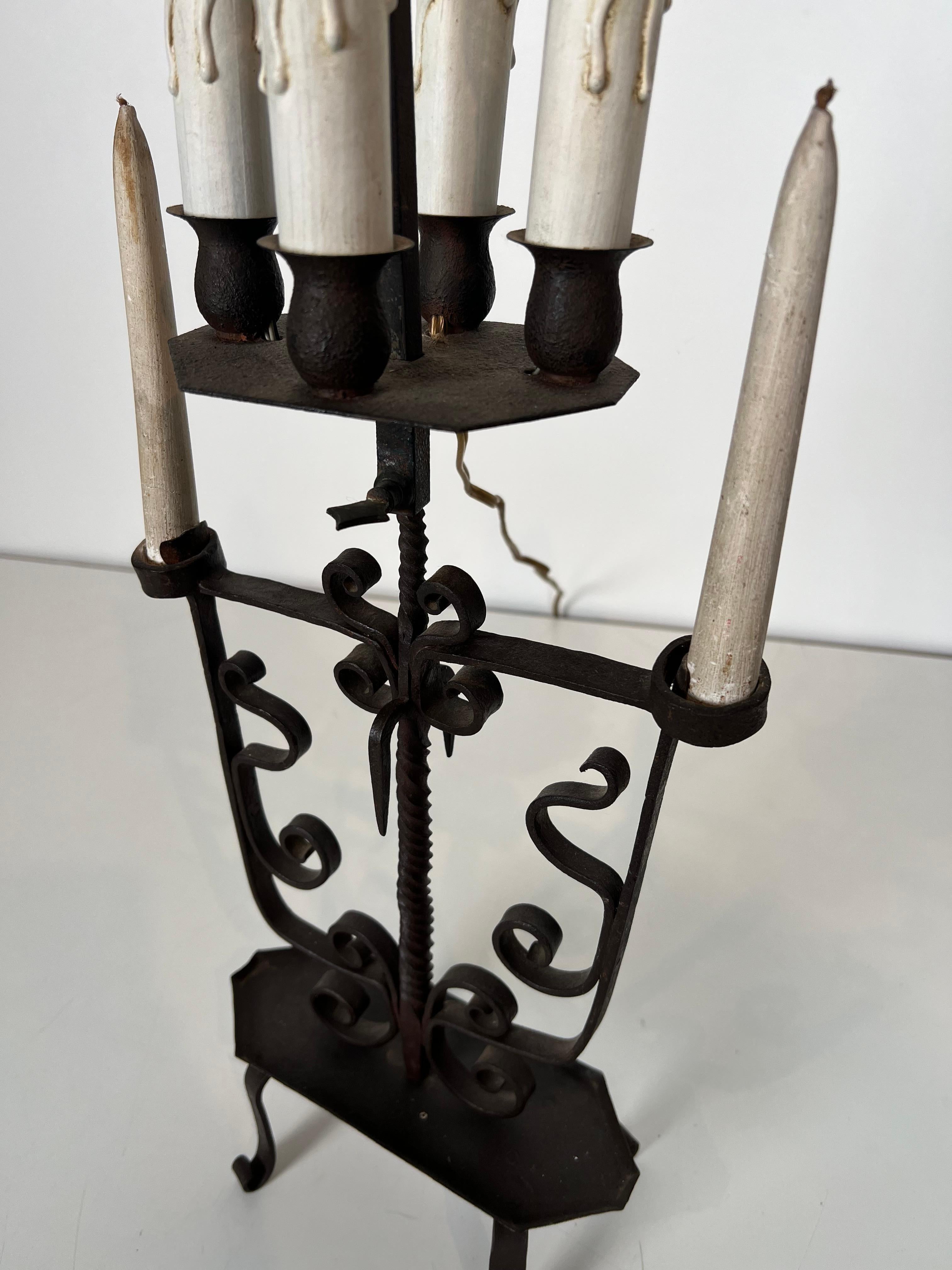 Chandelier en fer forgé à 6 lumières en vente 3