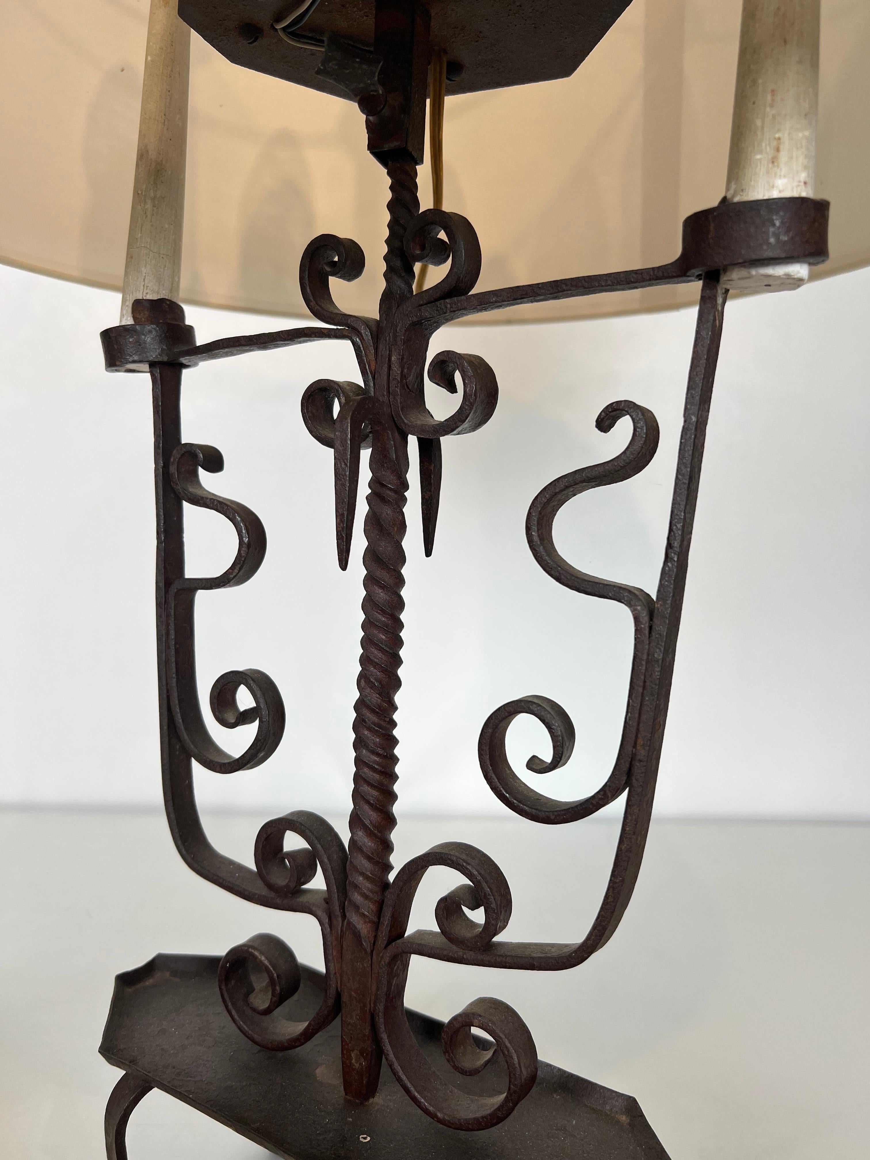 Chandelier en fer forgé à 6 lumières en vente 7