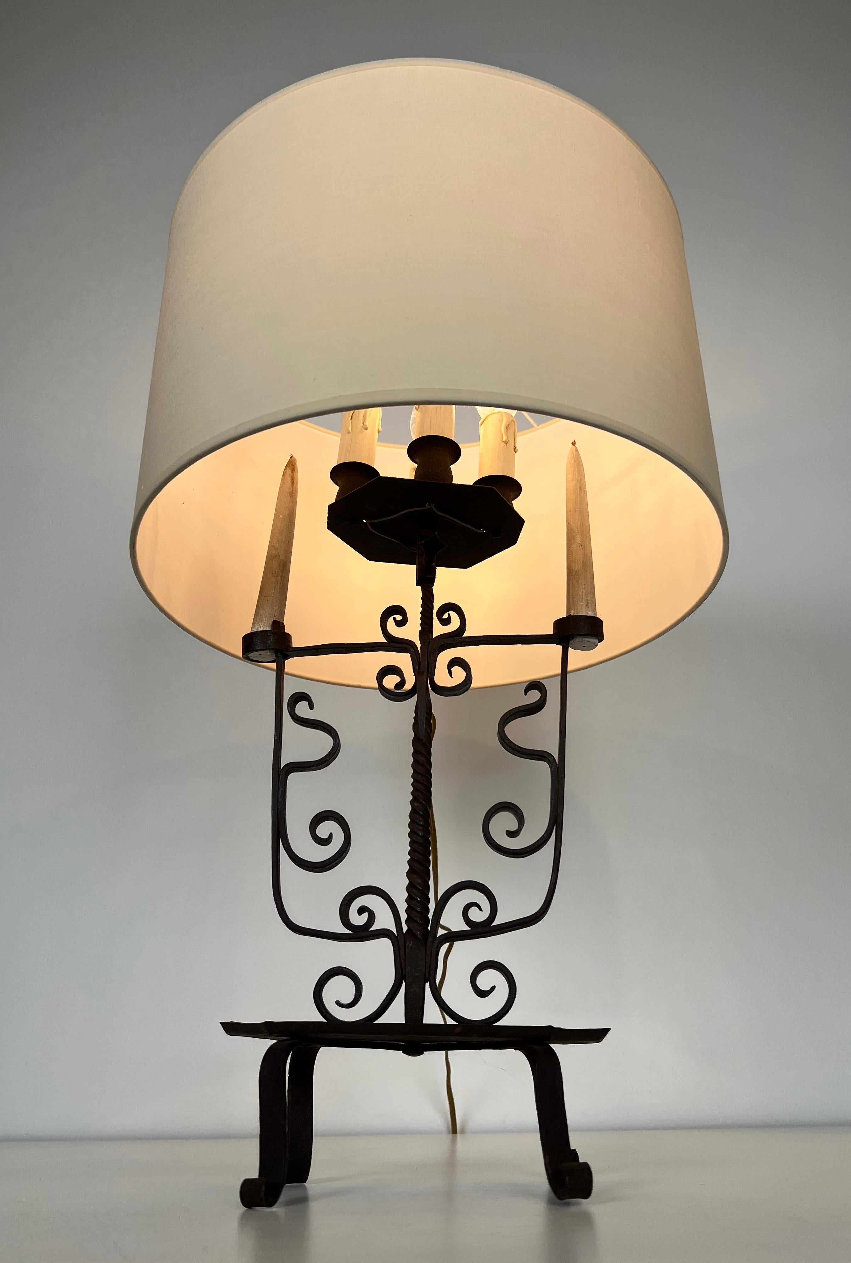 Fer Chandelier en fer forgé à 6 lumières en vente