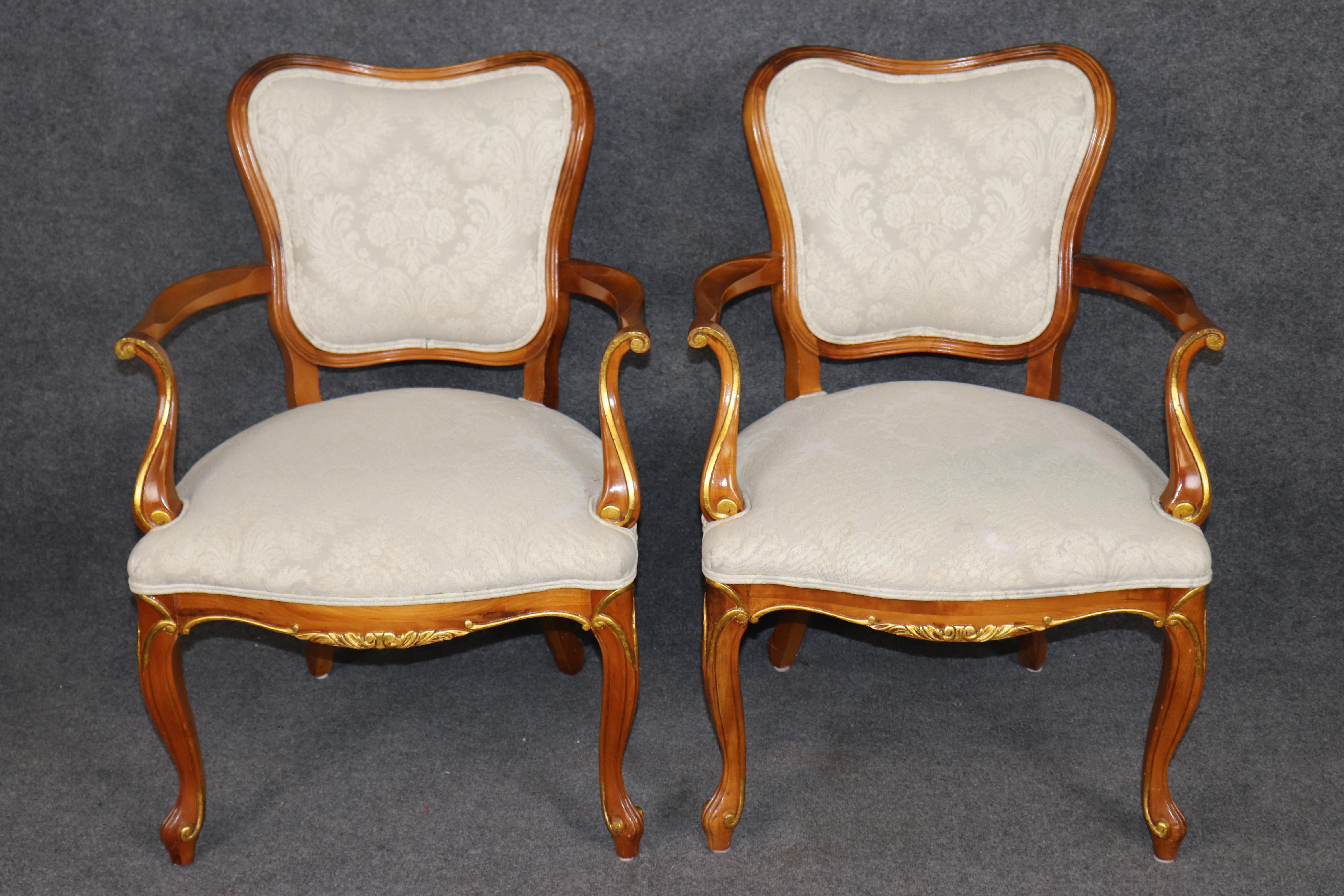 6 Louis XV Style Carved Walnut and Gilt Accent Dining Chairs In Good Condition For Sale In Swedesboro, NJ