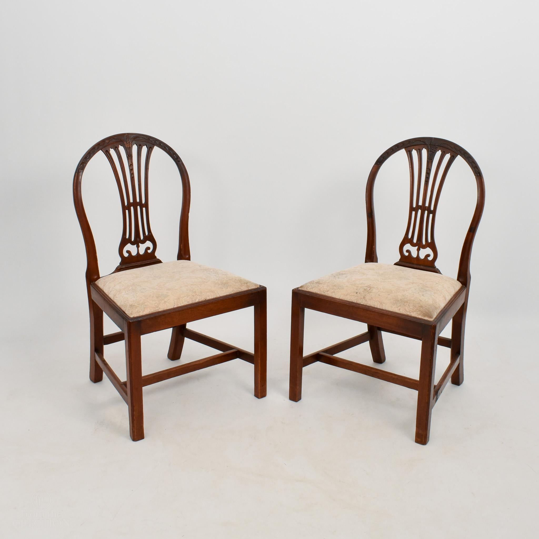 Fabric 6 Mahogany Hepplewhite Dining Chairs, Circa 1760 For Sale
