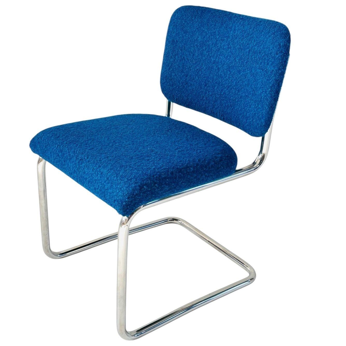 8 Marcel Breuer Cesca Side/Dining Chairs für Knoll, 1980. Black Leather Lamp Skin Backs mit schwarzem Wildleder Sitzkissen Neu gepolstert.
Sie können bei Interesse Ihre eigene COM schicken.
Maßnahme 31