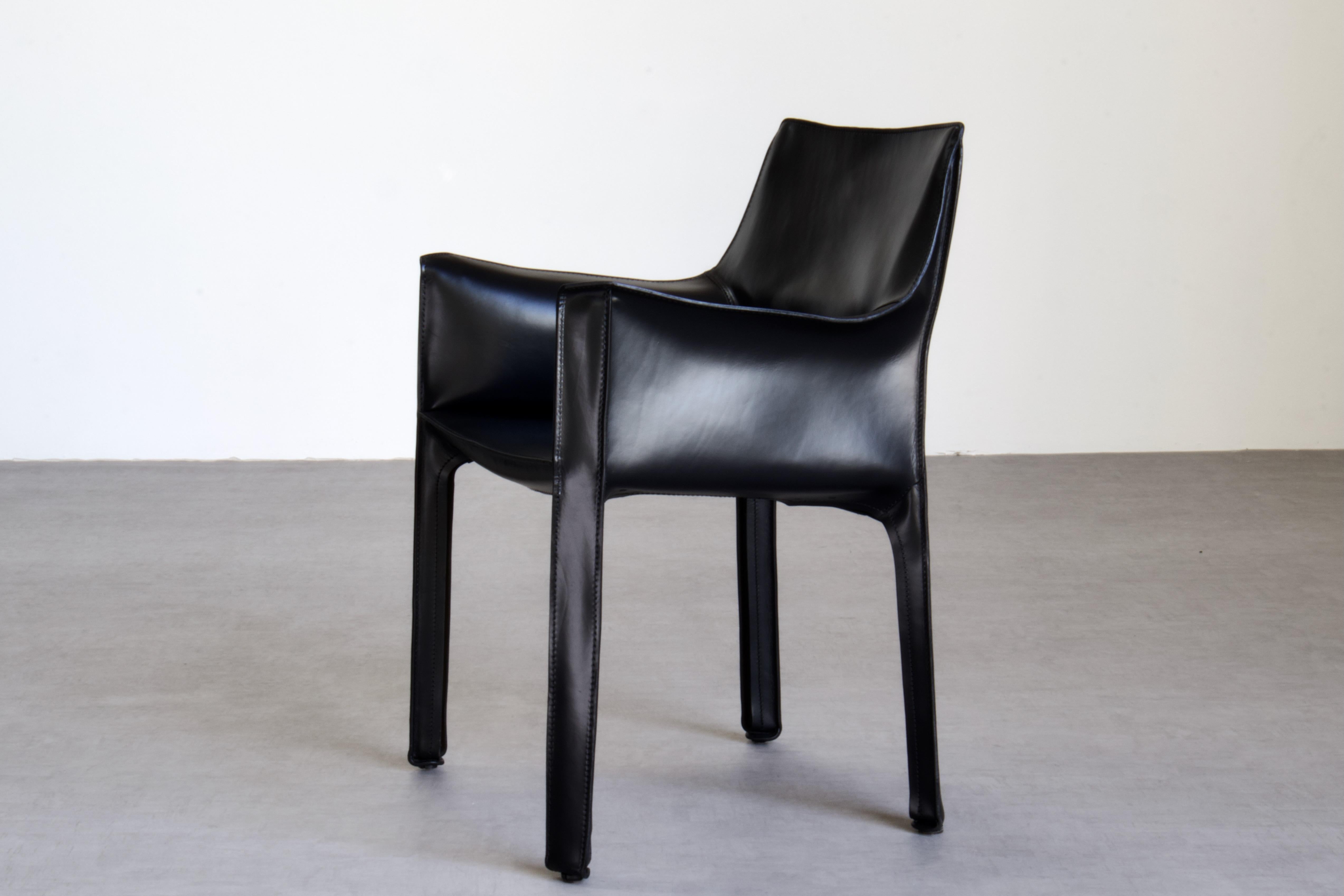 6 Mario Bellini CAB 413 Armchairs in Black Leather for Cassina, 1980s Italy For Sale 5