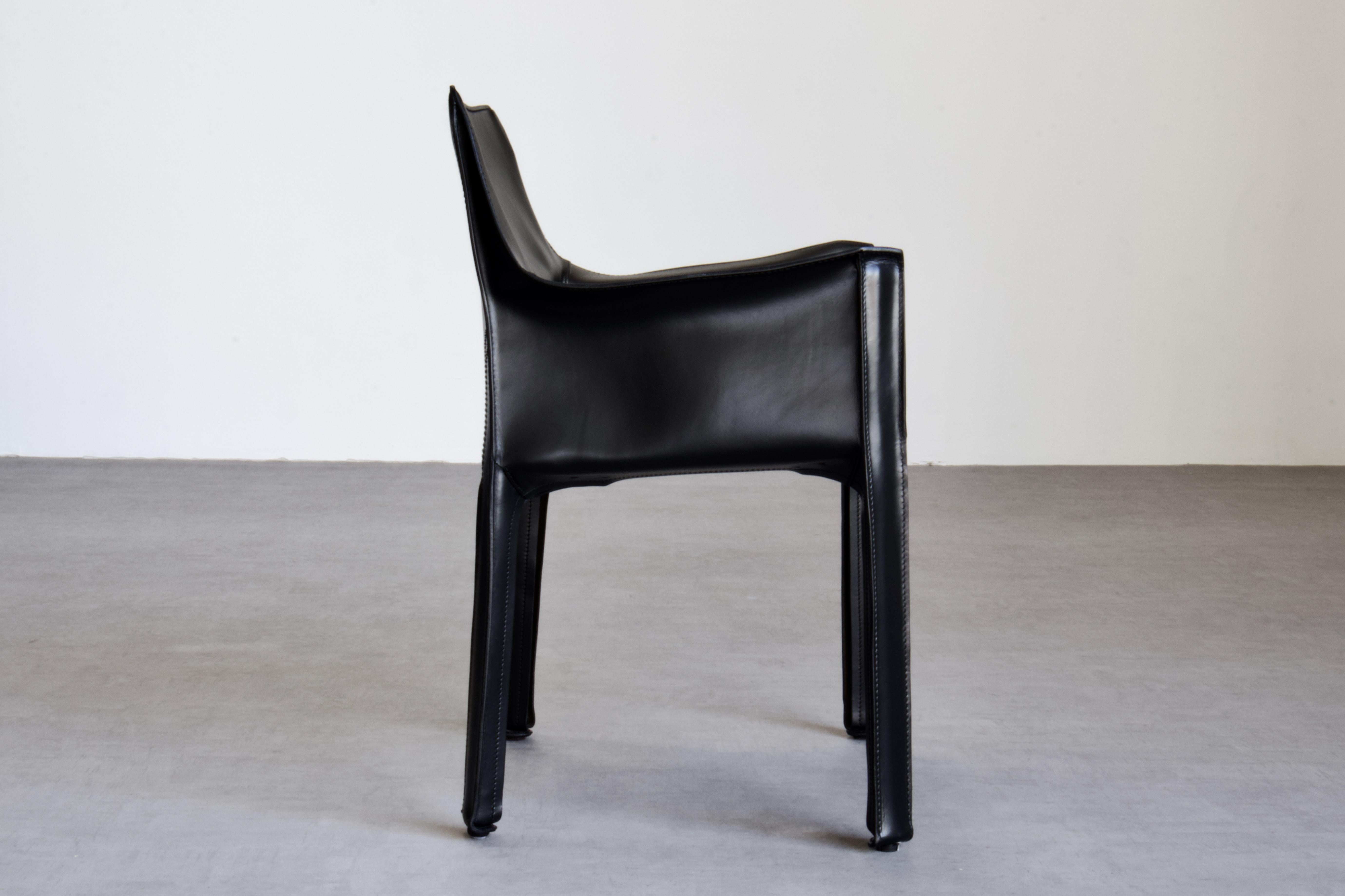 6 Mario Bellini CAB 413 Armchairs in Black Leather for Cassina, 1980s Italy For Sale 1