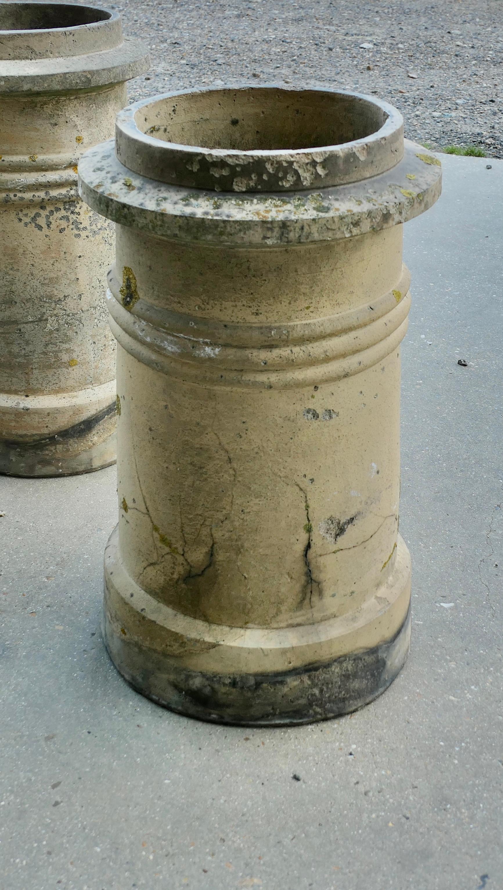 6 Matching Victorian Chimney Pots   6 Well used and well weathered In Fair Condition For Sale In Godshill, Isle of Wight