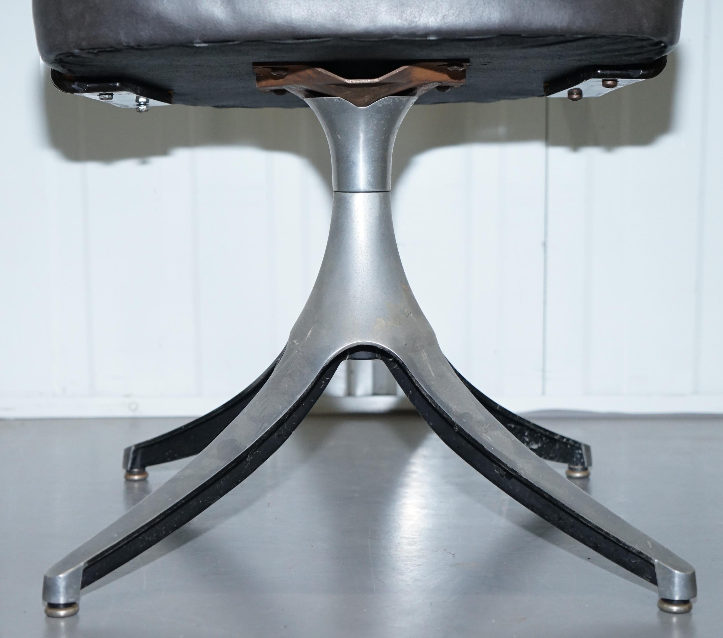 Mid-20th Century 6 Mid-Century Modern 1960s Sculptural Dining Chairs Steel Base Leather Seat