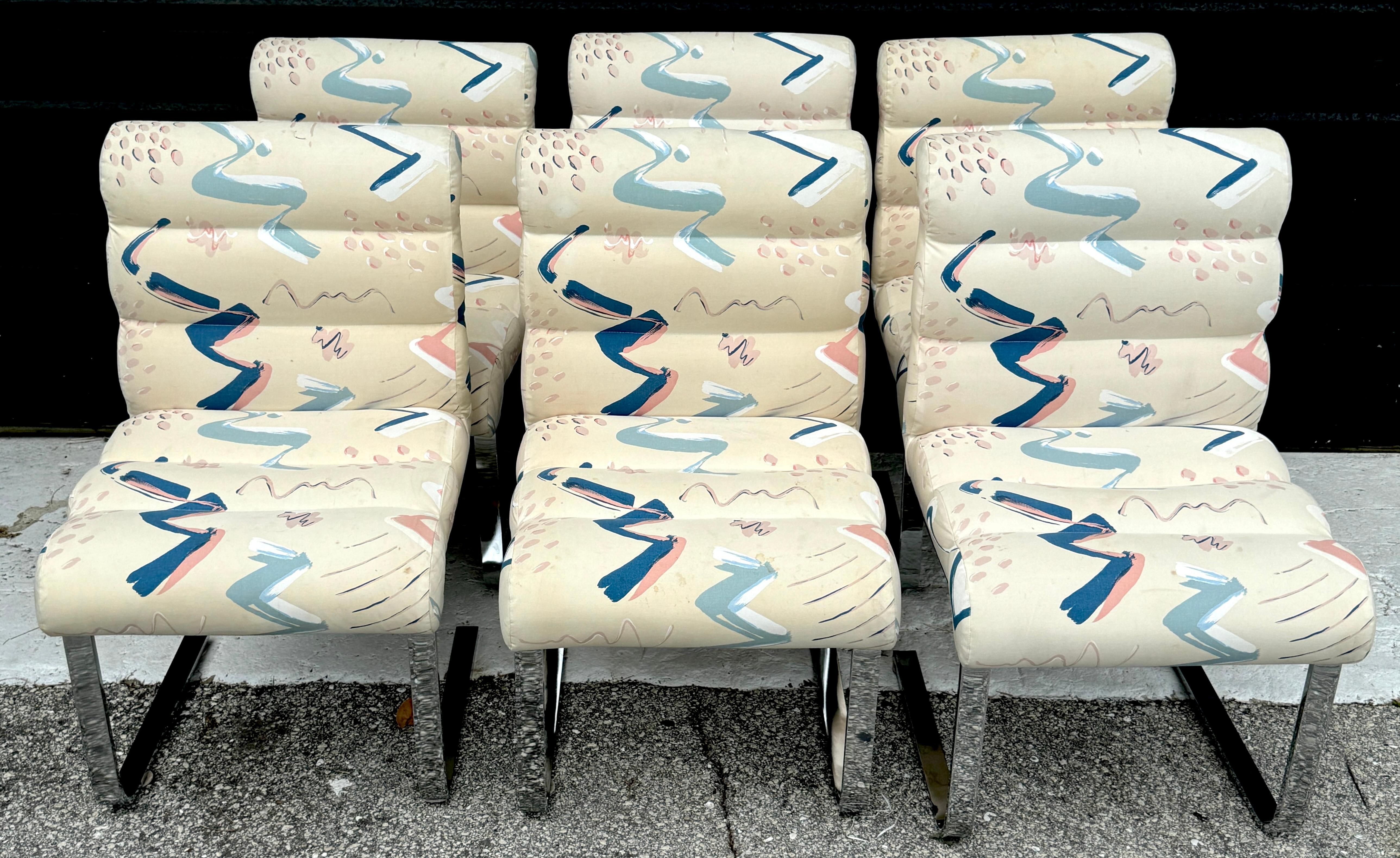 6 freitragende Biomorphe Chromstühle aus der Mitte des Jahrhunderts, von Preview
USA, ca. 1970er Jahre Preview Furniture Company 

Dieser Satz von sechs Mid-Century Modern-Freischwingern, hergestellt von der Preview Furniture Company in den USA um