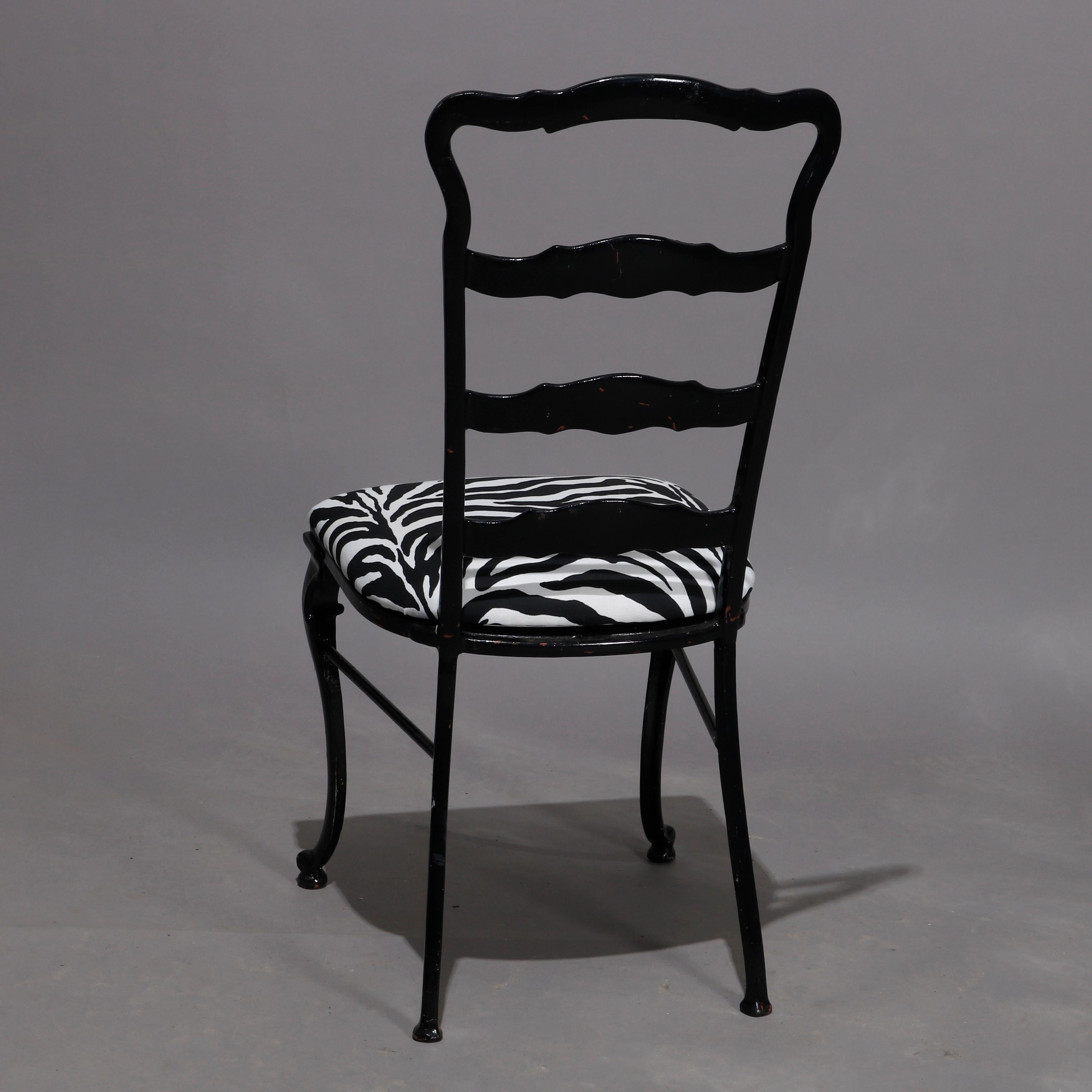 Américain 6 chaises de salle à manger à dossier haut, ébonisées et imprimées d'animaux, The Modernity, 20e siècle  C en vente
