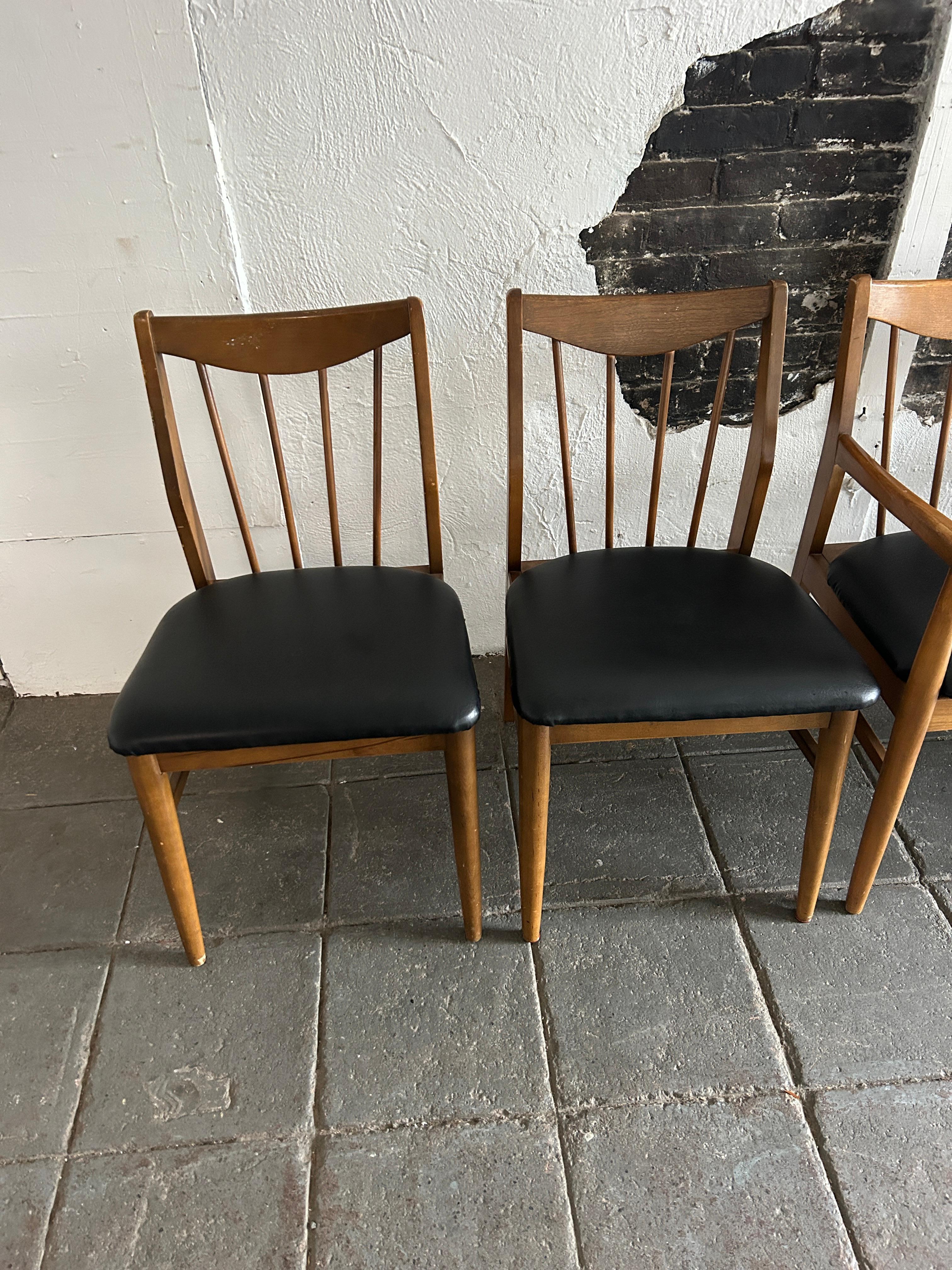 6 mid century spindle back American modern walnut dining chairs black vinyl For Sale 2