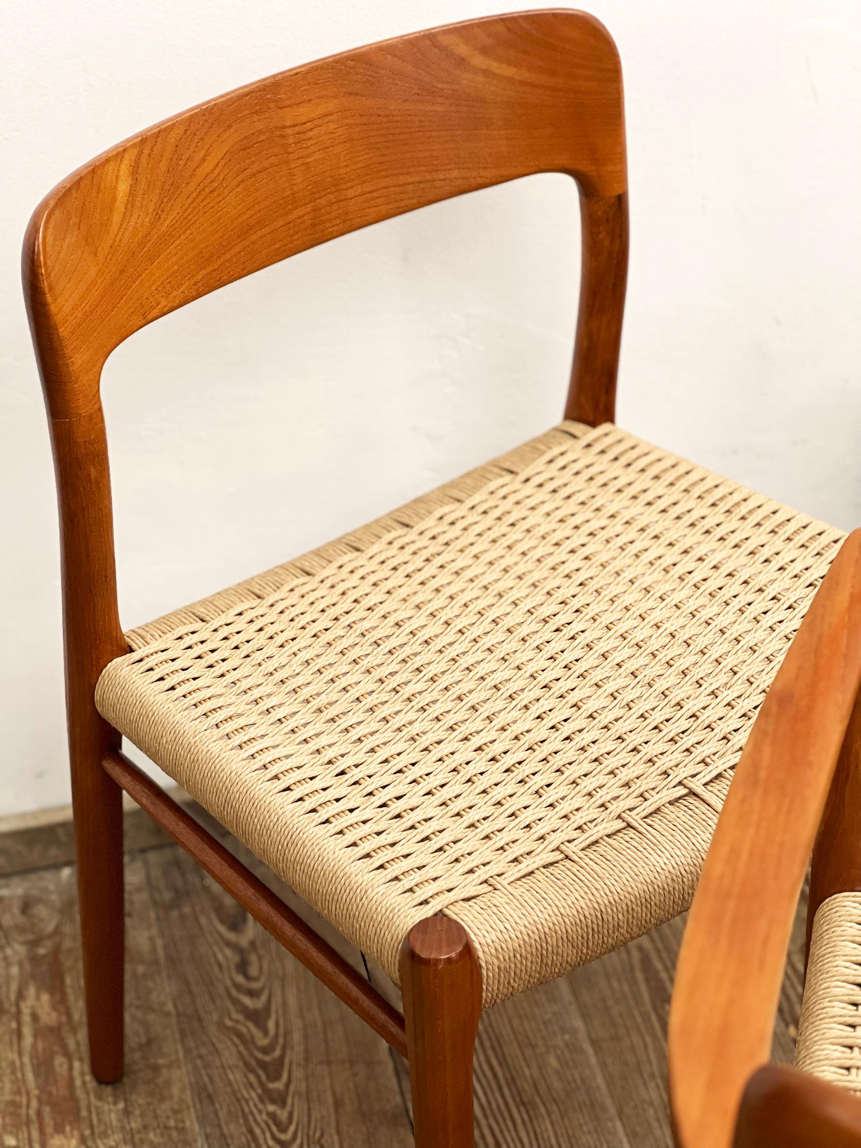 6 Sedie da pranzo in teak del metà secolo  N. 56 e 75 di Niels O. Møller per J. L. Moller in vendita 7