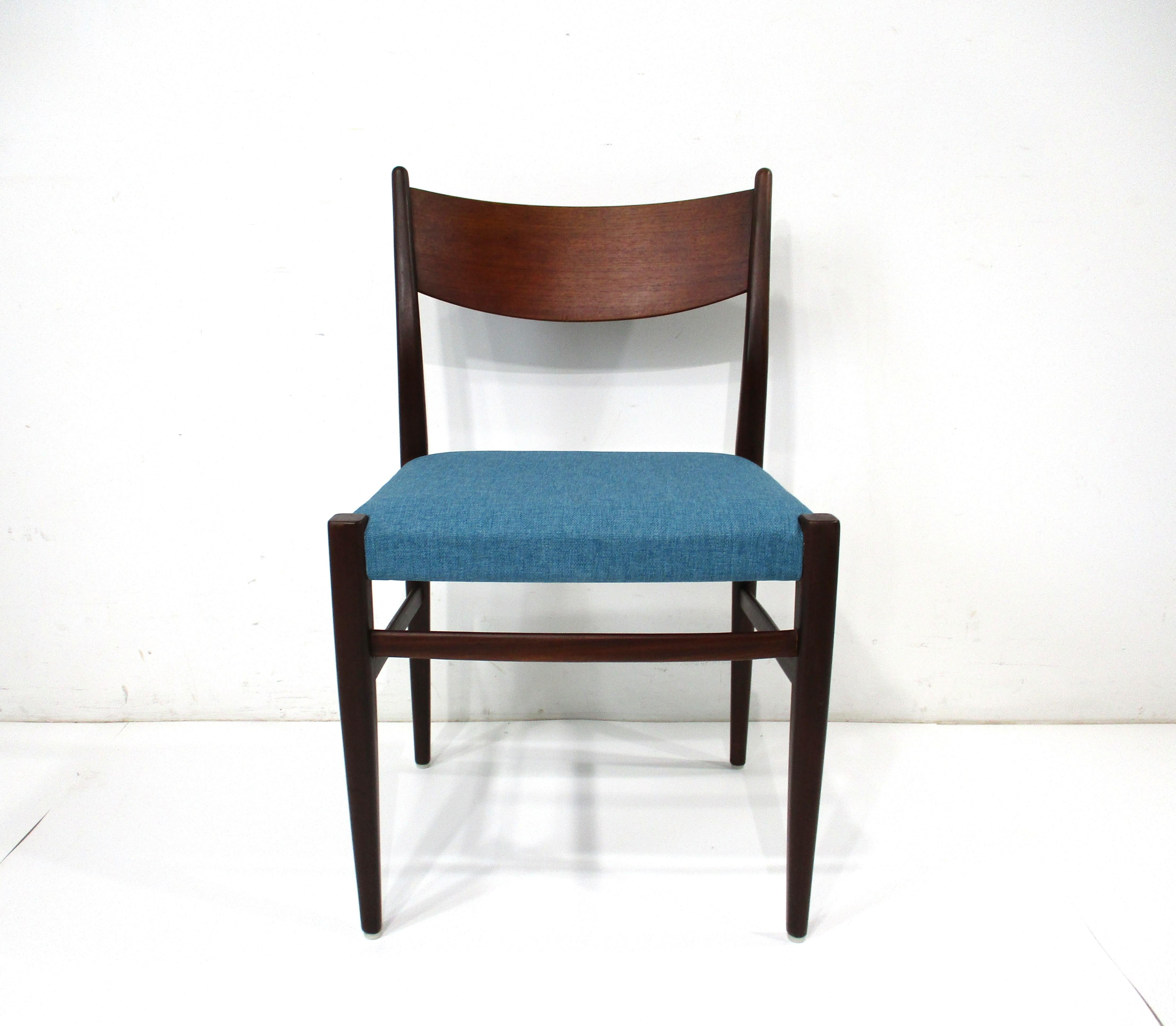 Mid-Century moderno 6 sedie da pranzo imbottite in teak in stile danese di Yngve Ekstrom per Swedese Sweden in vendita