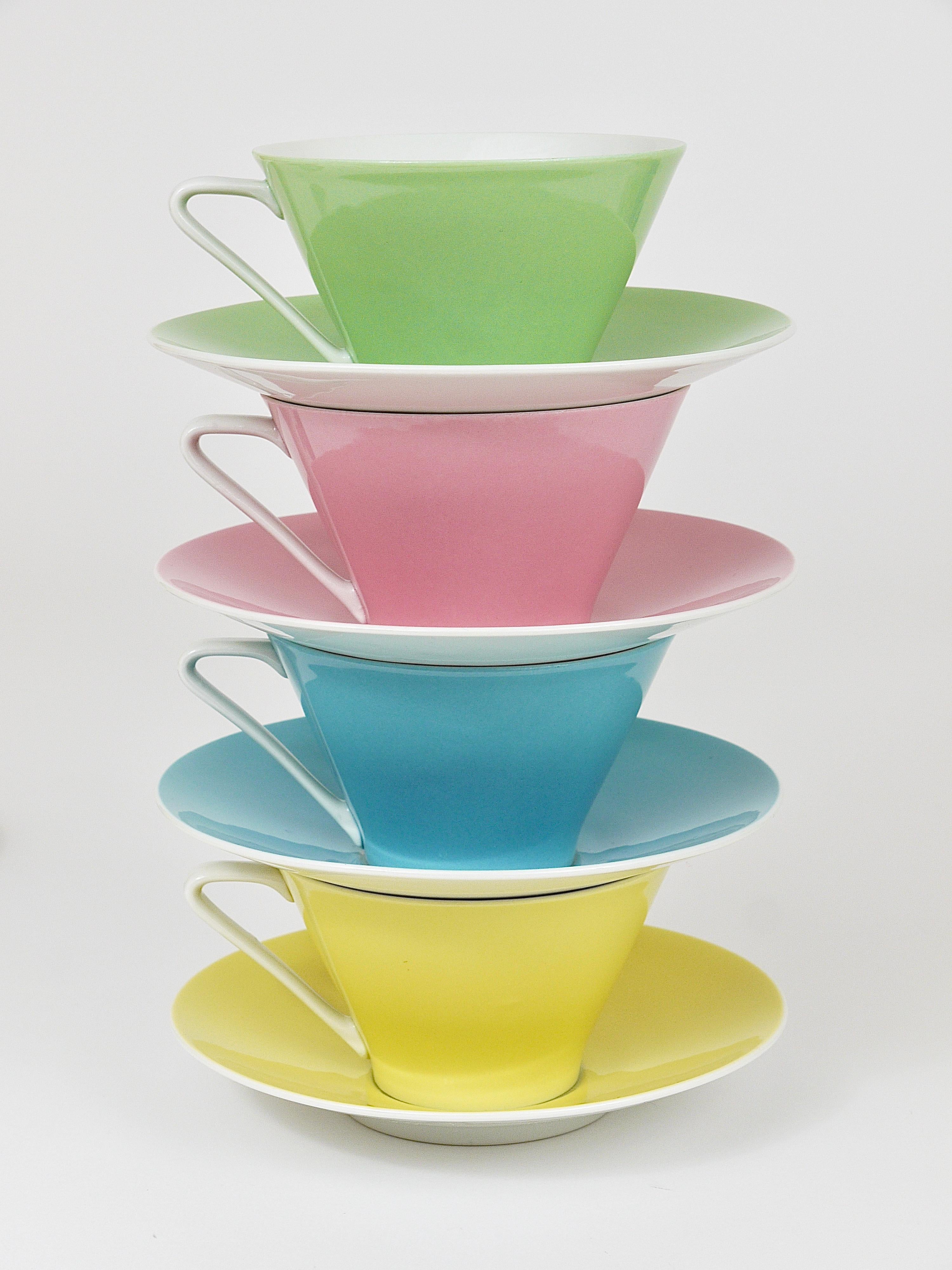 20th Century 6 Midcentury Pastel Daisy Porcelain Coffee Cups, Lilien, Austria, 1950s For Sale