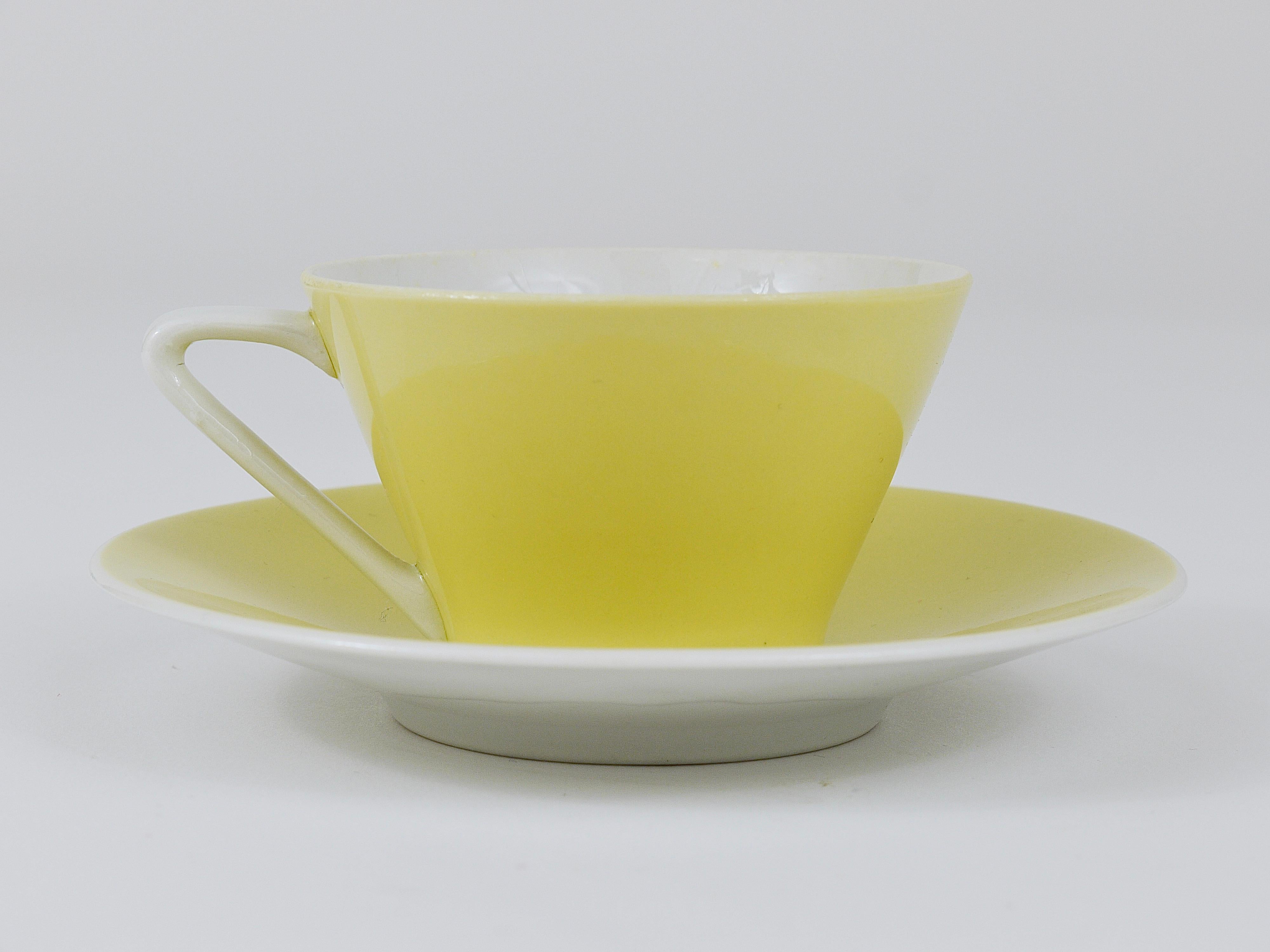 6 Pastellfarbene Gänseblümchen Espressotassen aus Porzellan, Lilien, Österreich, 1950er Jahre im Angebot 4