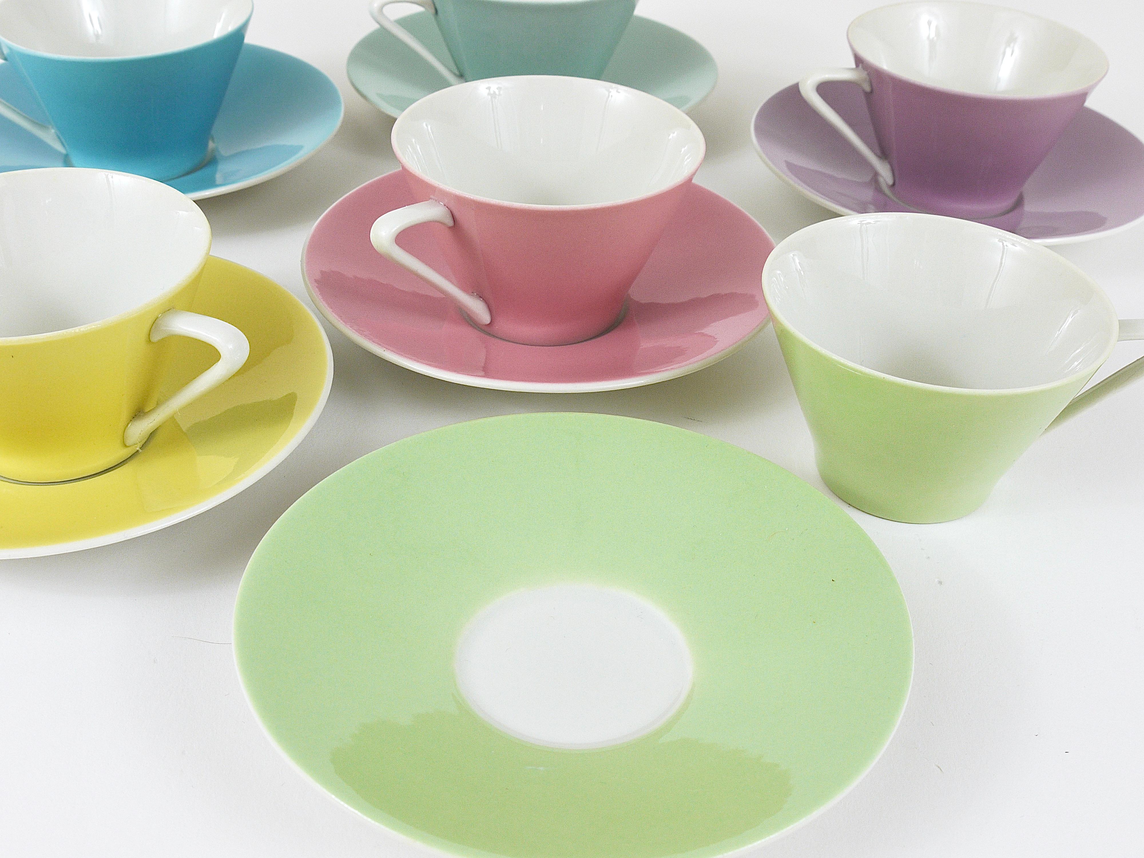 6 Pastellfarbene Gänseblümchen Espressotassen aus Porzellan, Lilien, Österreich, 1950er Jahre im Angebot 12