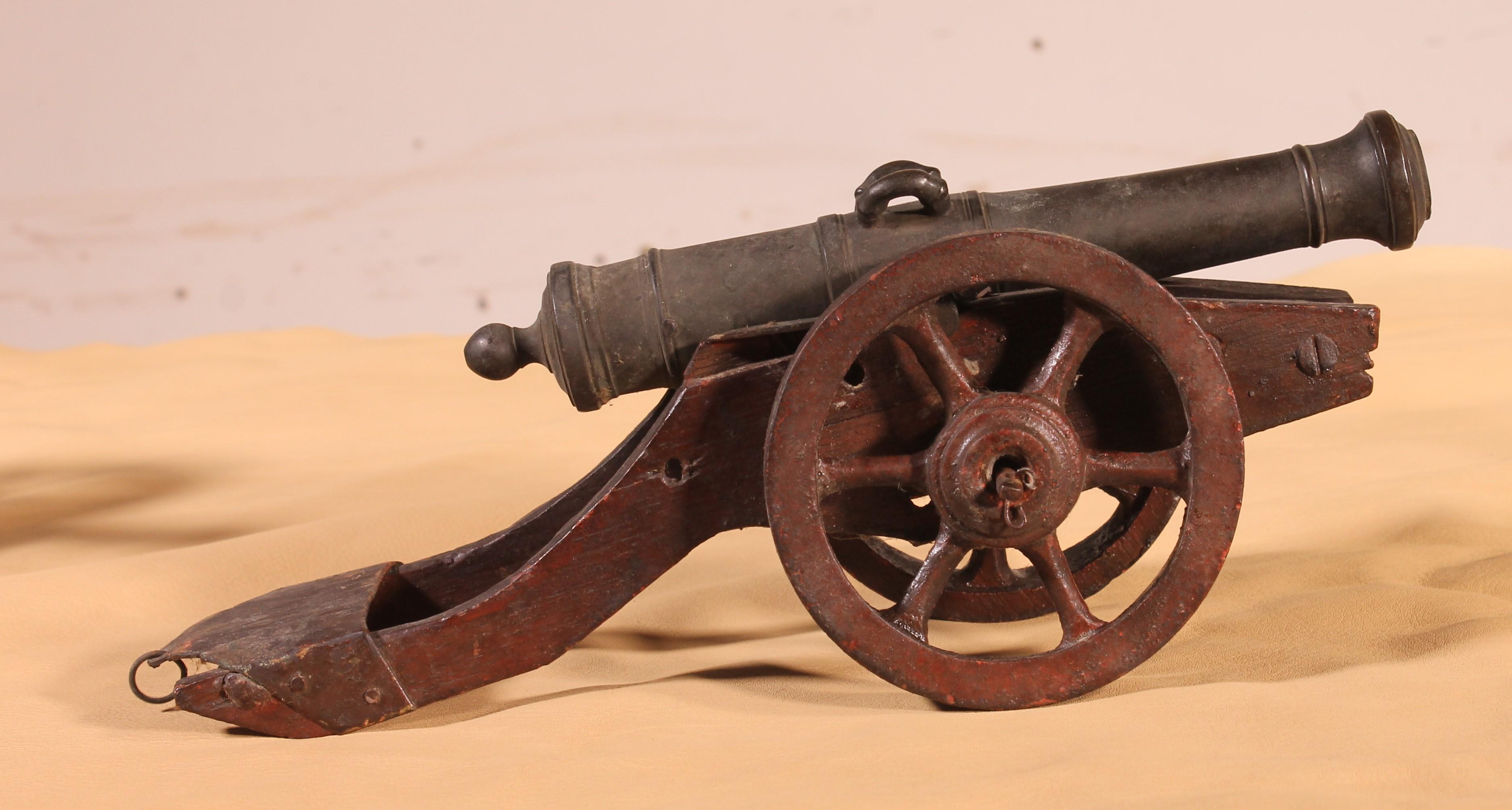 6 Miniatur Kanonen aus dem, 19. Jahrhundert im Angebot 8
