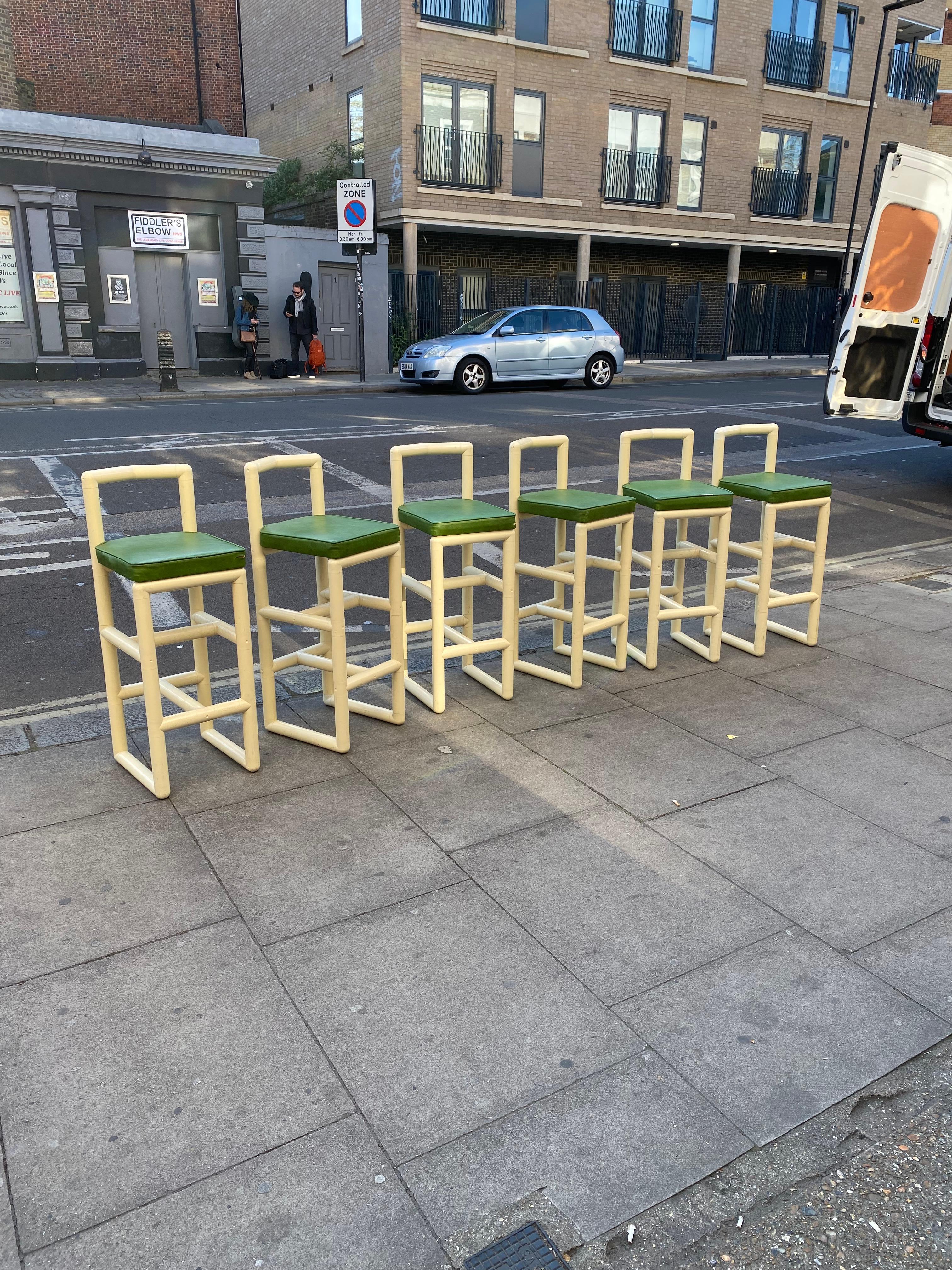Italian 6 Modernist Bar Stools 1970s Space Age Acrylic Table Kitchen Breakfast Seats For Sale