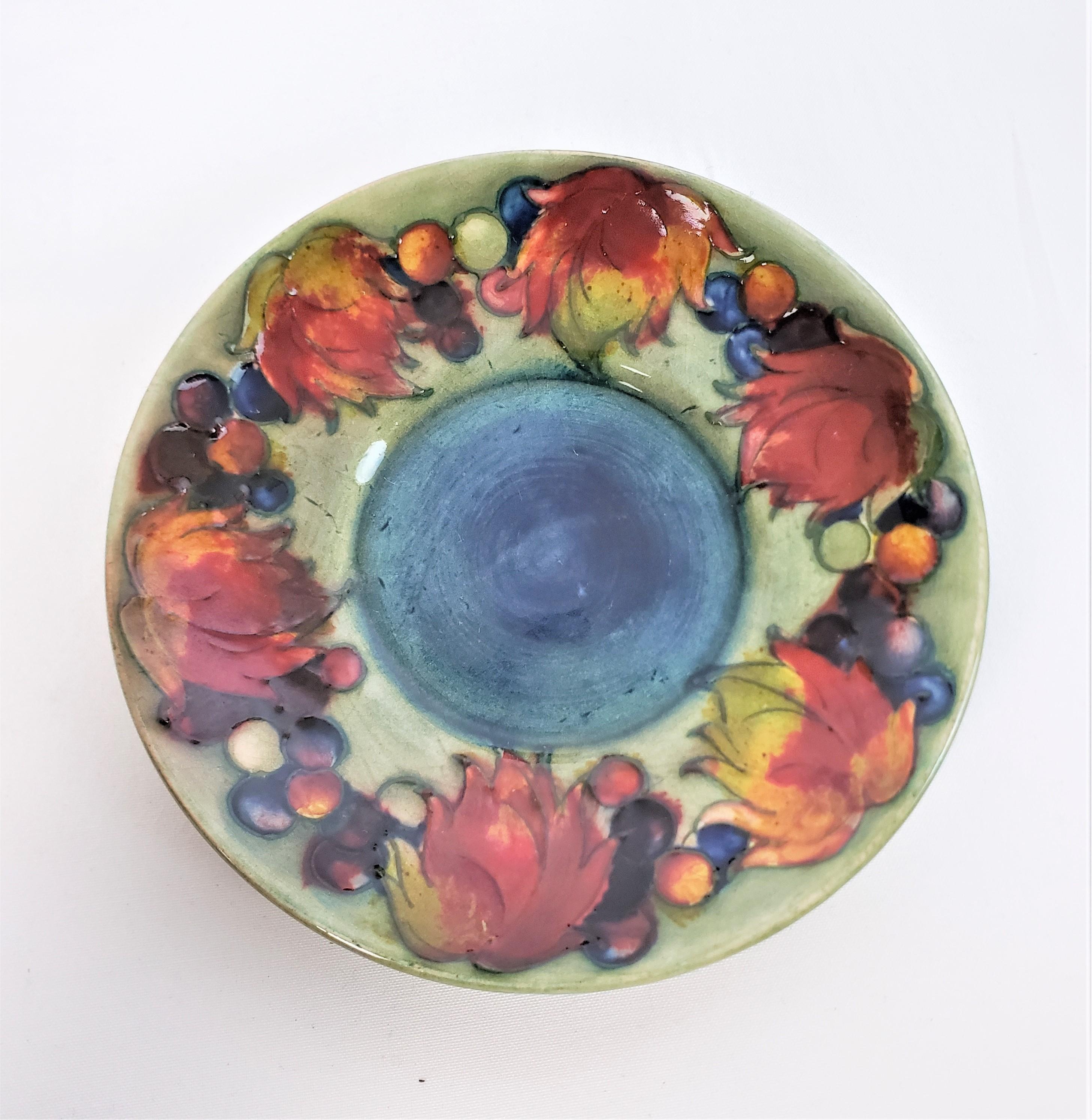 6 Moorcroft Art Pottery Demitasse Tasse & Untertasse Sets in der Leaf & Berry Pattern im Angebot 5