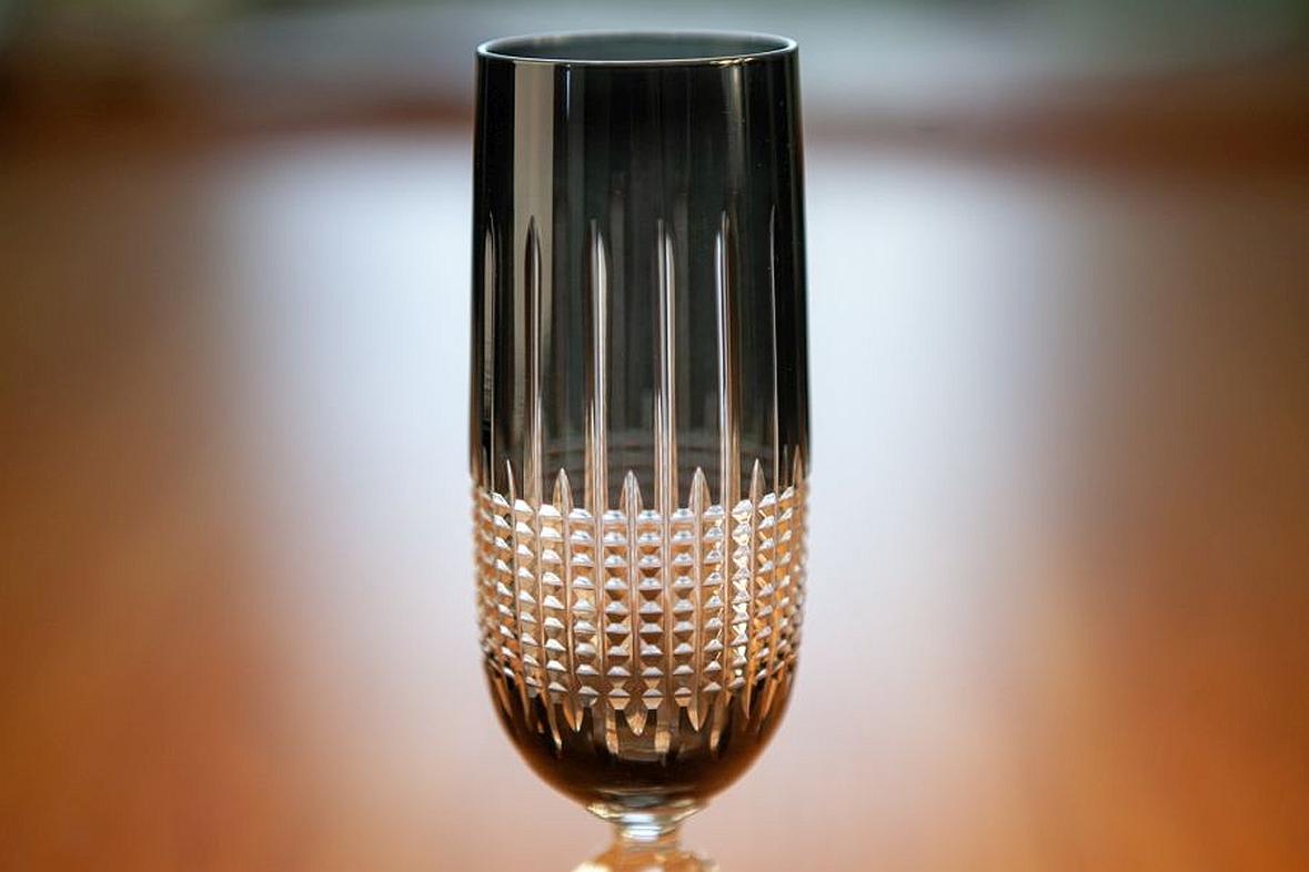 Contemporary Set of 6 Cristal Champagne Glasses in Mix Colors (6.1 fl_oz_us) For Sale