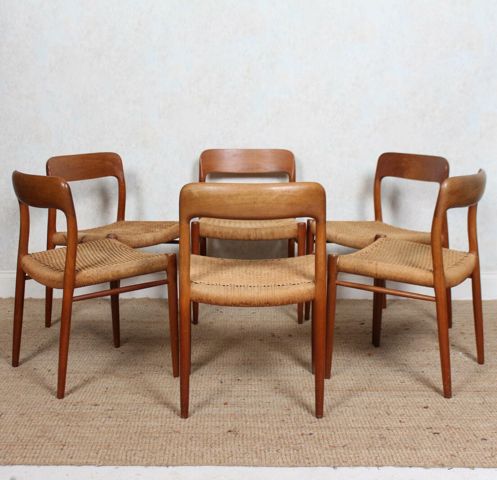 An impressive set of six Niels Otto Møller model 75 dining chairs manufactured by J.L. Møllers Møbelfabrik.

Offered in very good condition. The original seats have aged marks, would benefit from a cleanup.

Denmark, circa 1970.

Price for set.