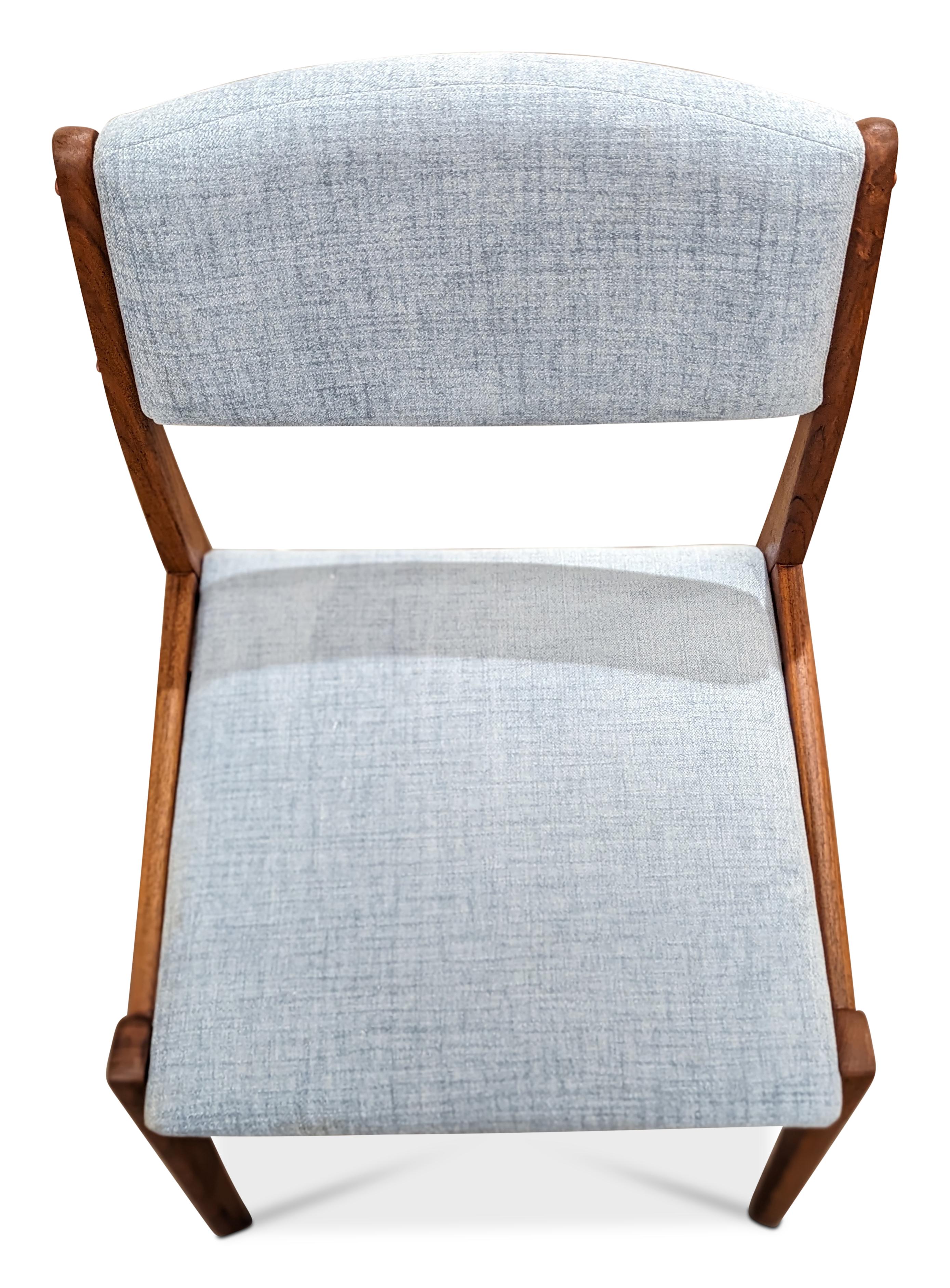 Vintage Danish mid-century modern, made in the 1950's - Recently refurbished

New Foam and upholstery. Light Blue

The piece is more than 65+ years old and some wear and tear can be expected, but we do everything we can to refurbish them in respect