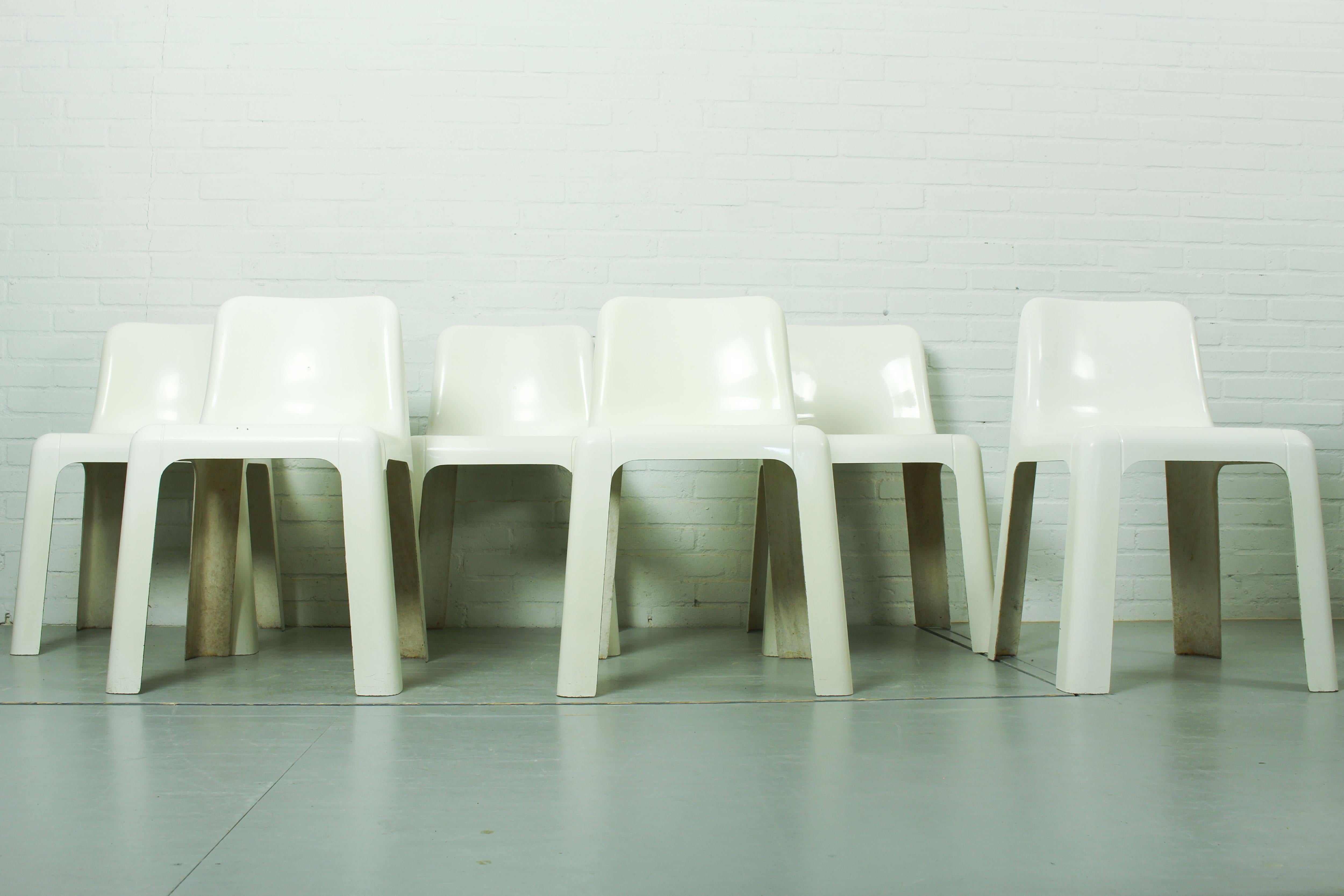 6 OZOO 700 Fiberglass Dining Chairs by Marc Berthier for Roche Bobois, 1970s For Sale 4