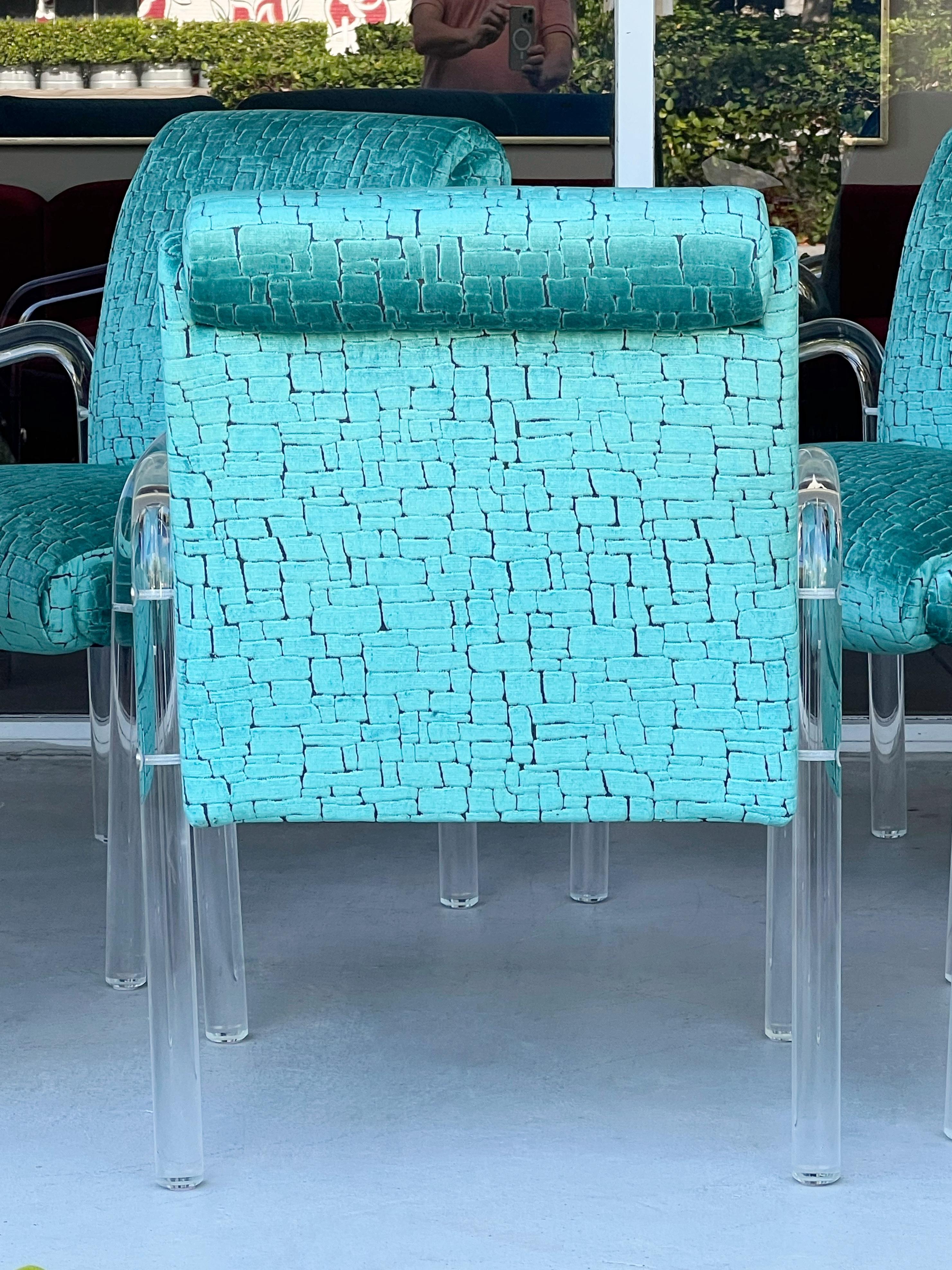 6 Sedie da pranzo con bracci in lucite e velluto della Collection'S in vendita 2