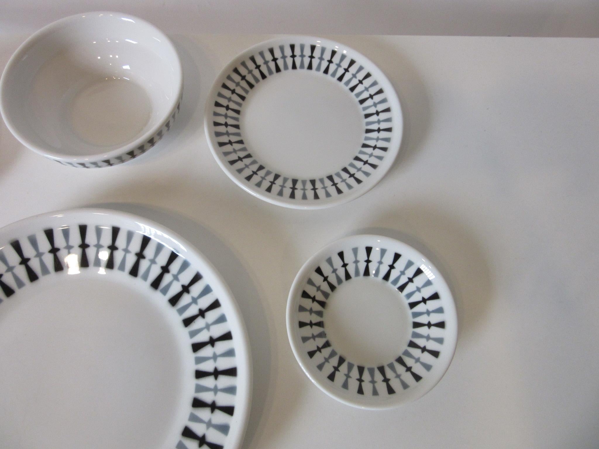 Porcelaine 6 couverts de table Contempri de Paul McCobb par Jackson China Co. en vente