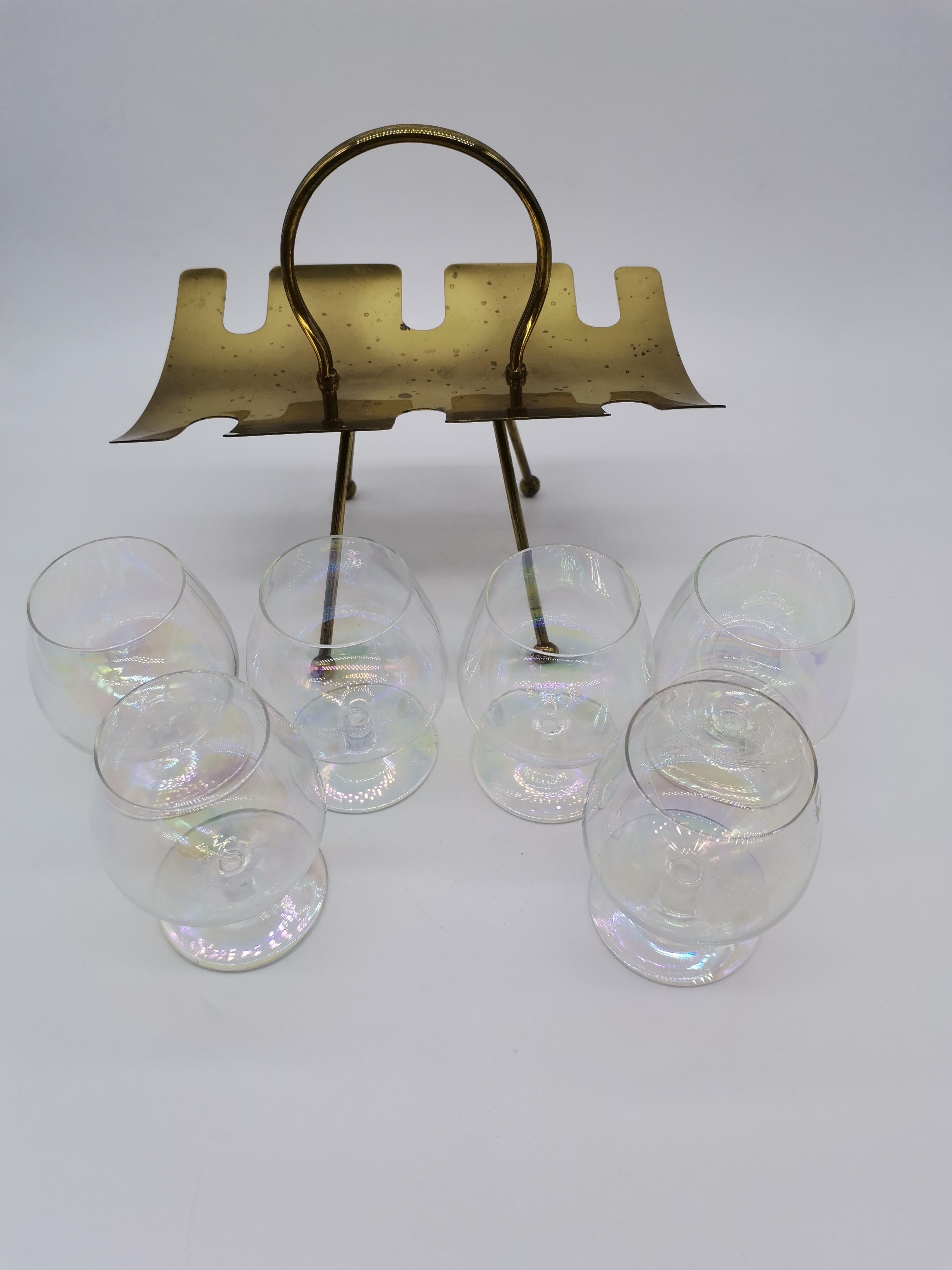 20ième siècle 6 pièces, verres à liqueur avec support, laiton et verre en vente