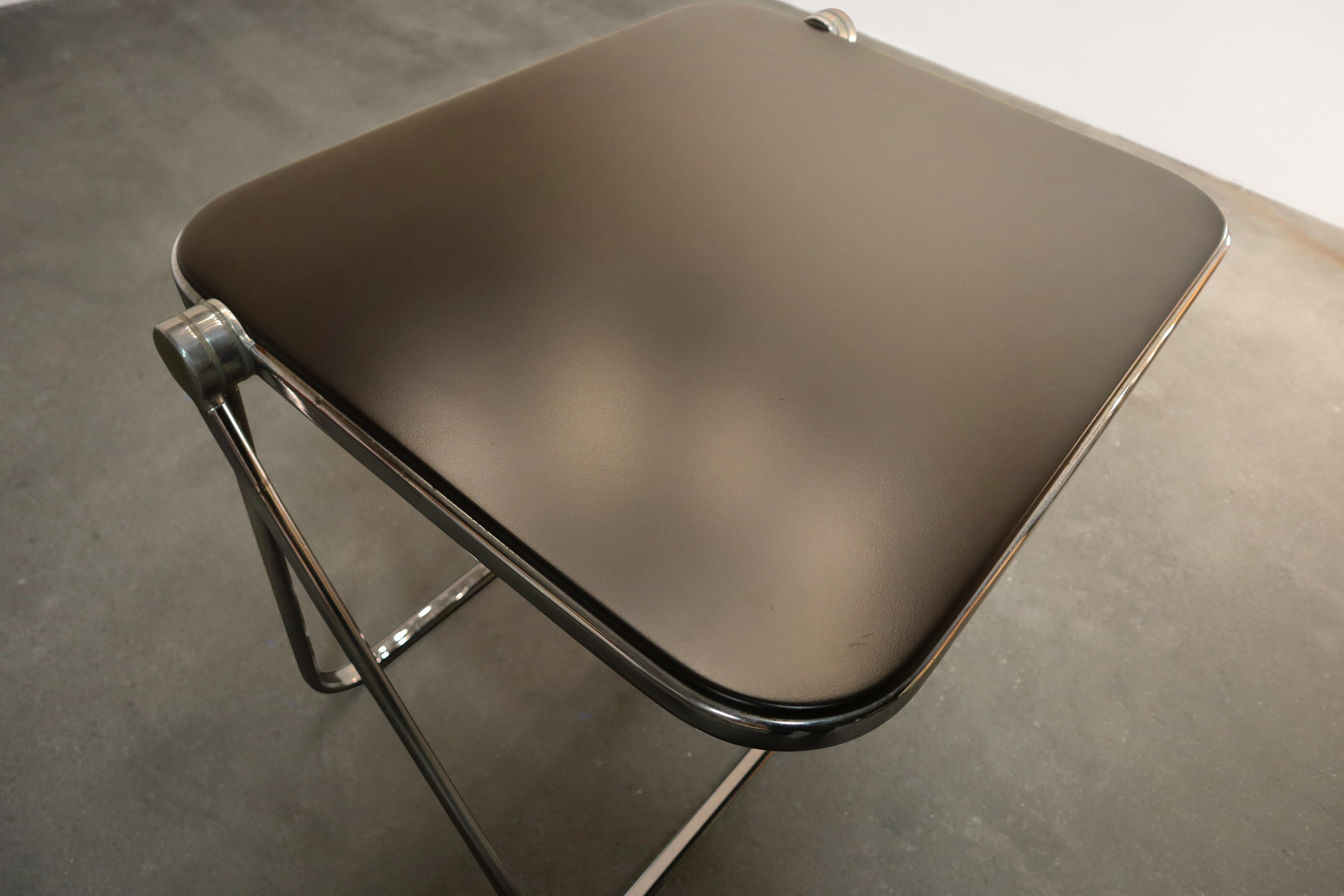 6-Piece Folding Set: Plia Chairs & Platone Table by Piretti for Castelli, Italy In Good Condition In Grand Cayman, KY