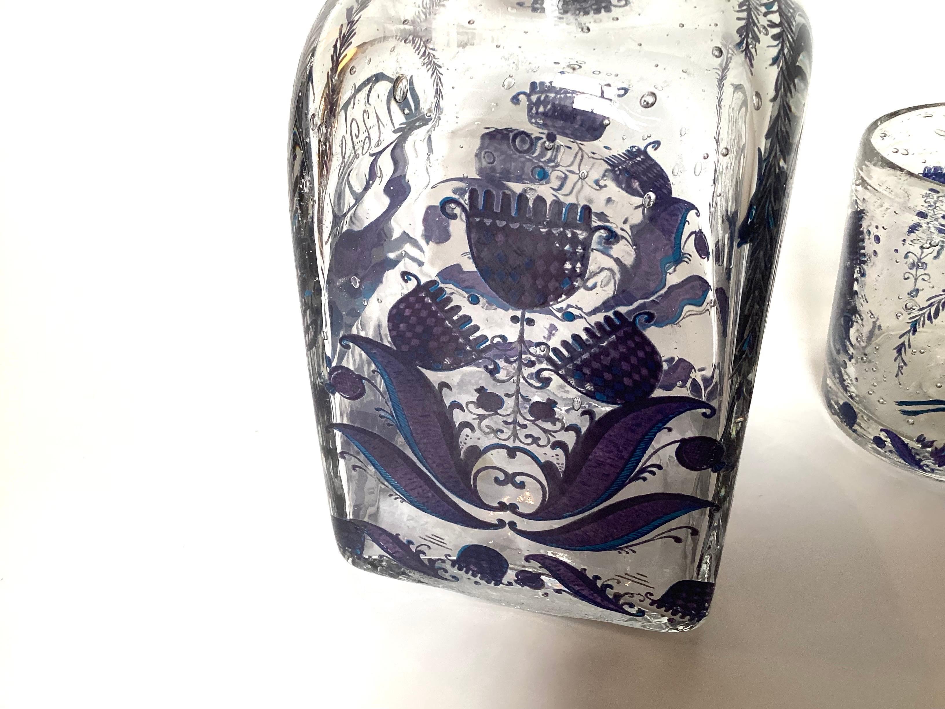 Set di 6 pezzi di decanter soffiati a mano in stile metà secolo moderno In condizioni ottime in vendita a Lambertville, NJ