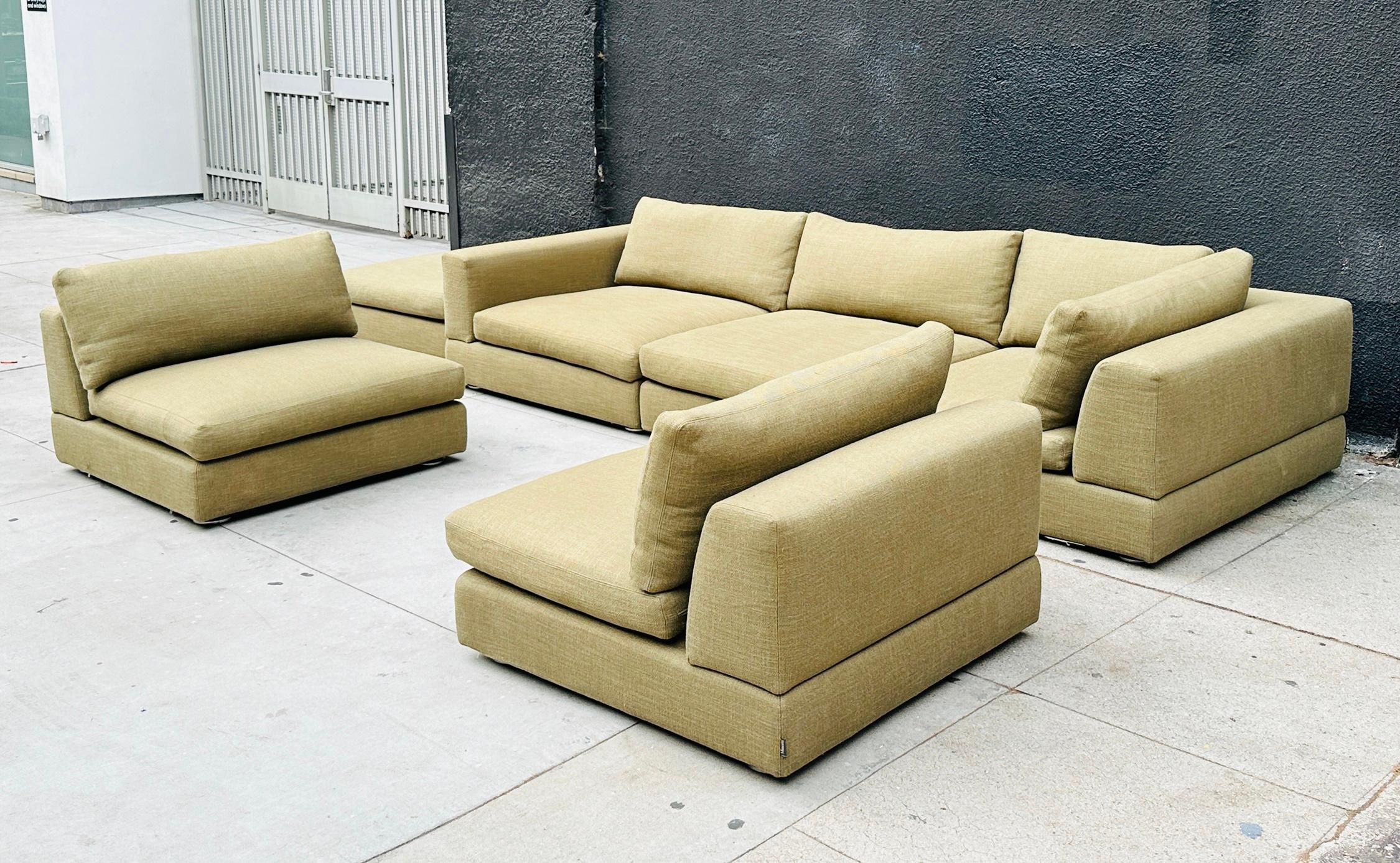 6 Piece Sectional Made in Italy by Rodolfo Dordoni for Minotti, Italy 2006 In Good Condition For Sale In Los Angeles, CA