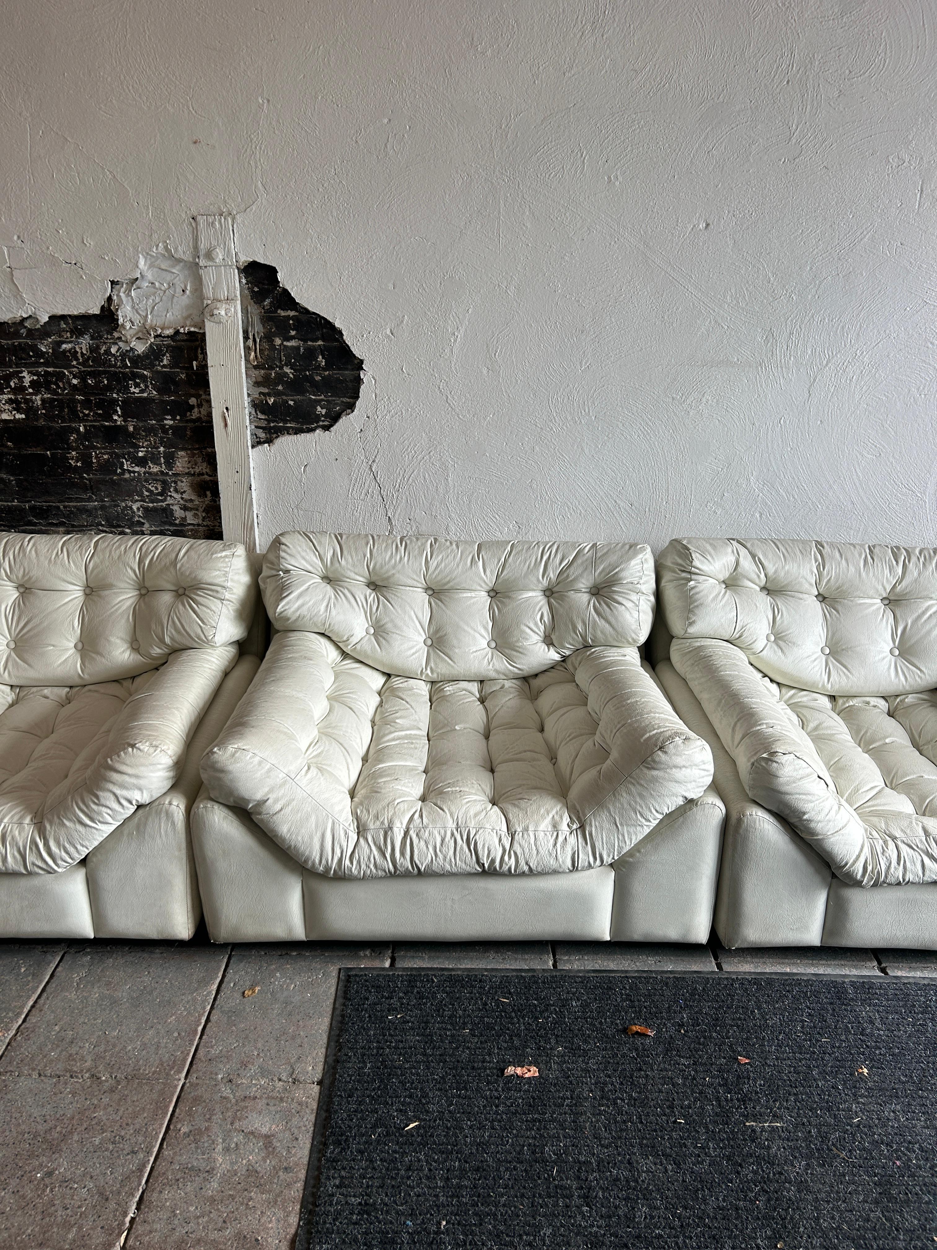 Canapé suédois post-moderne pop art à section basse de 6 pièces par lennart bender Bon état à BROOKLYN, NY