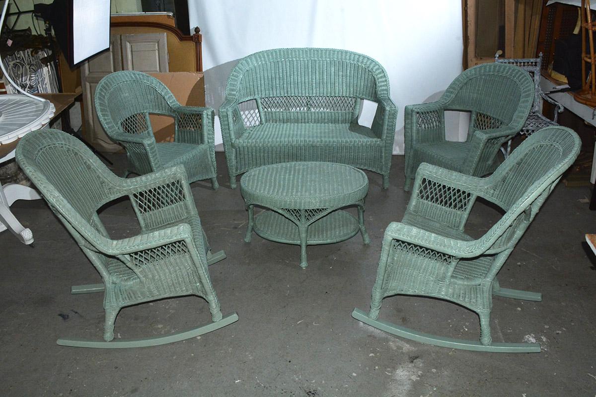 American 6 Piece Wicker Set, Sofa, 2 Chairs, 2 Rockers and Table