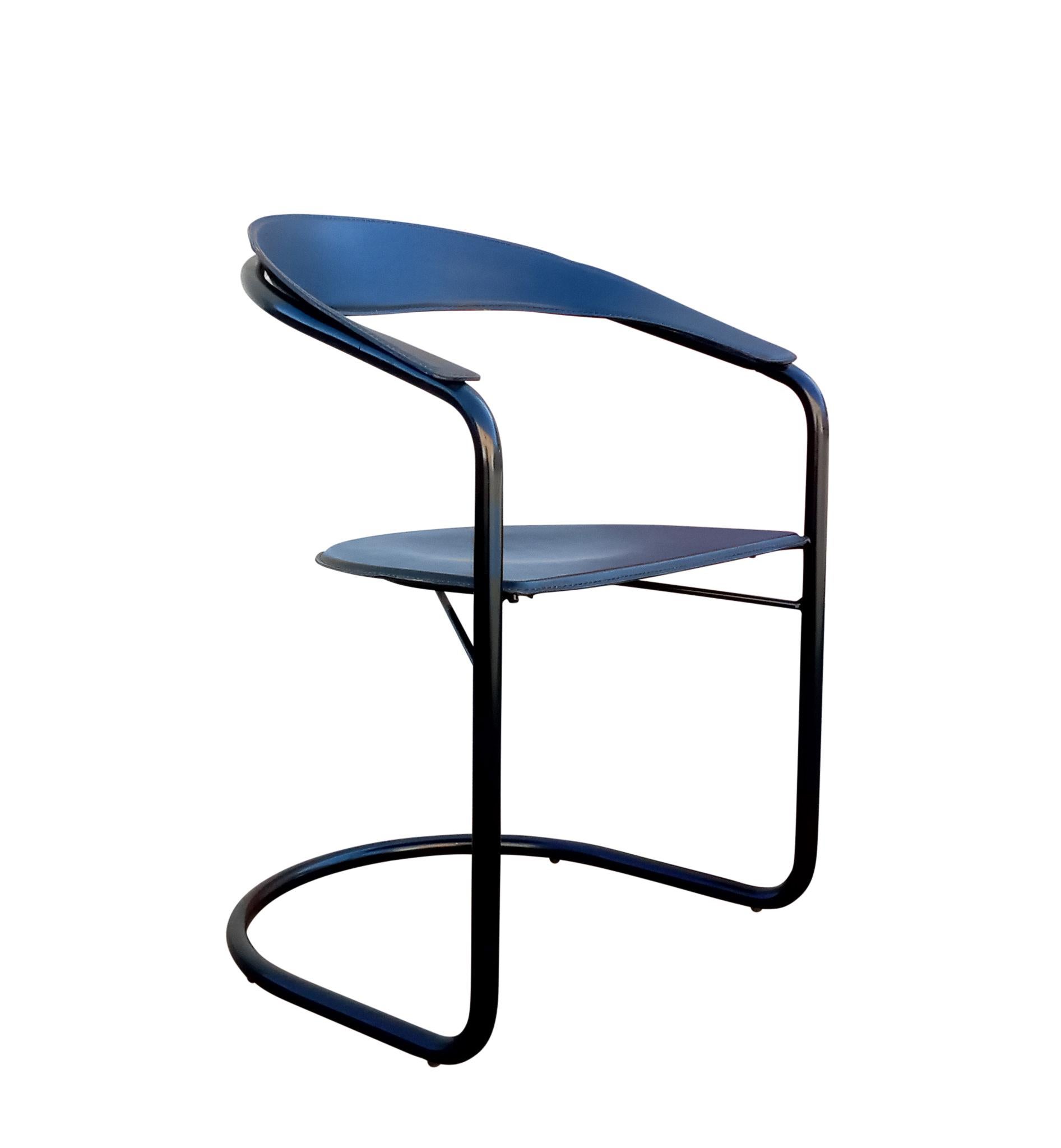 6 postmoderne Arrben-Sessel „Canasta“ aus Leder mit emailliertem Stahlrohr, Italien  (Ende des 20. Jahrhunderts) im Angebot