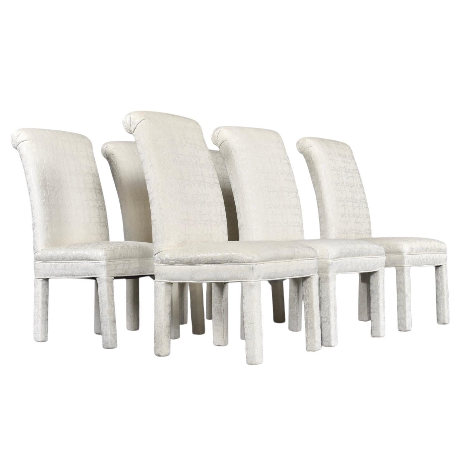6 Sedie da pranzo Parsons con schienale alto imbottite di colore bianco postmoderno In condizioni buone in vendita a Chattanooga, TN