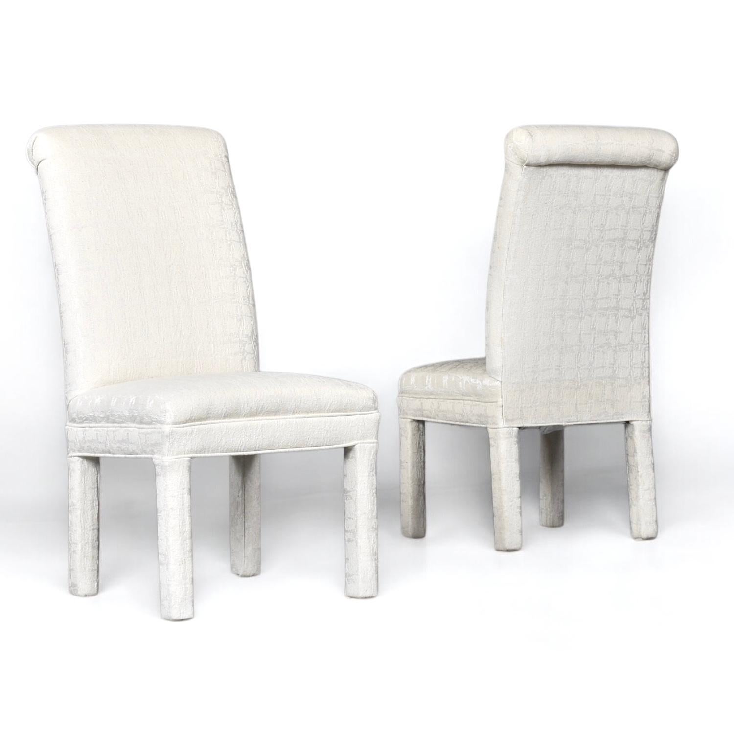 6 Sedie da pranzo Parsons con schienale alto imbottite di colore bianco postmoderno in vendita 1