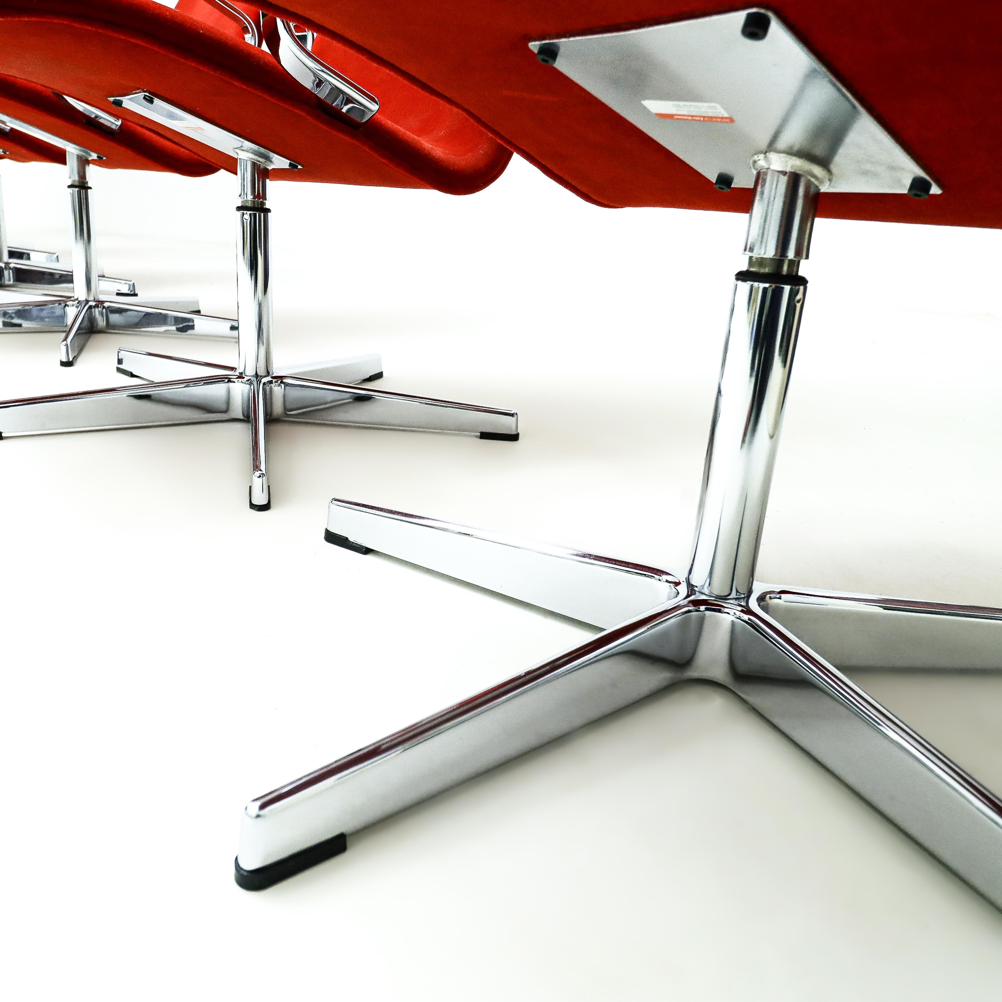 6 rare lounge version Arne Jacobsen Oxford chairs in vibrant Ferrari red velvet For Sale 4