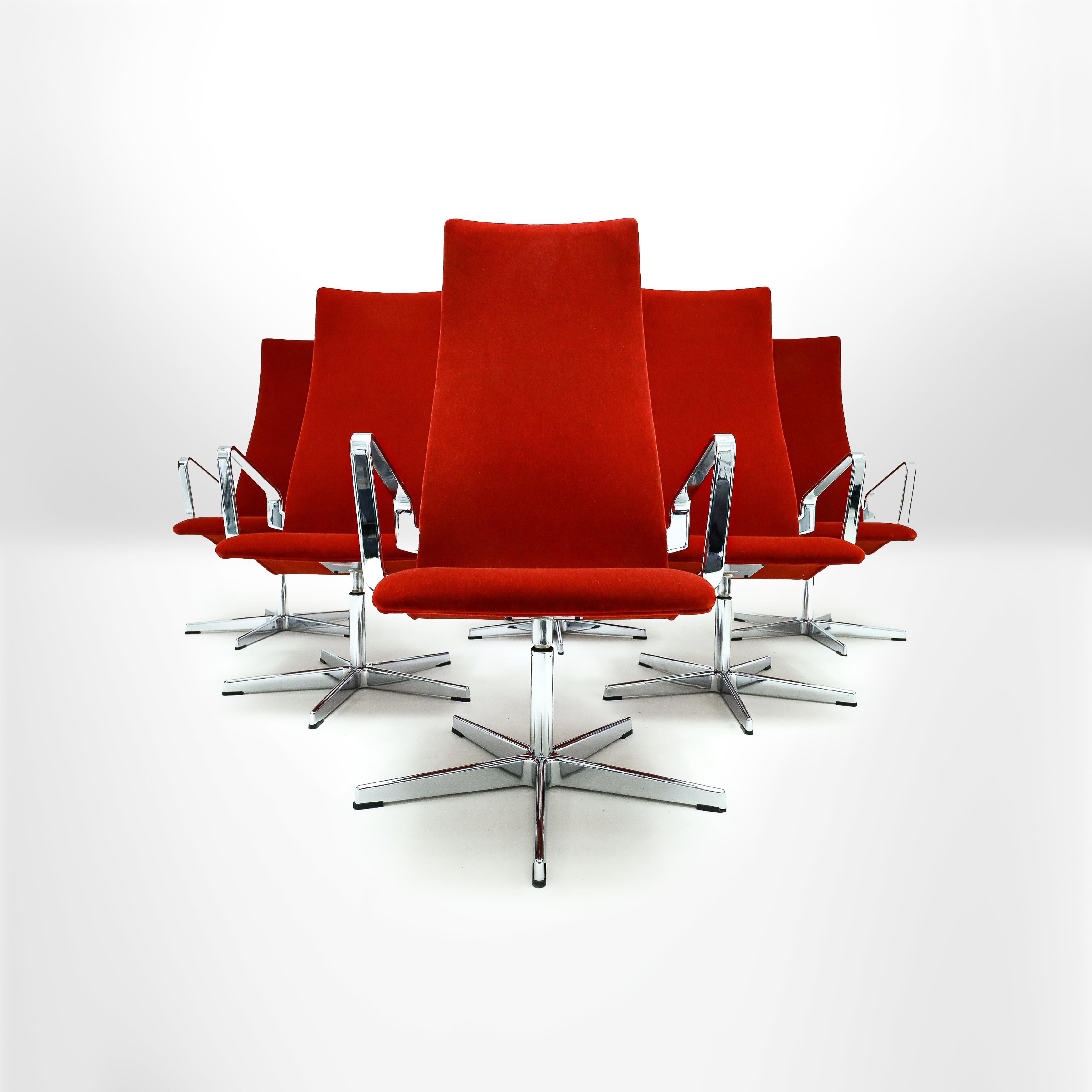 A set of 6 rare high back lounge version Arne Jacobsen, for Fritz Hansen Oxford chairs in vibrant Ferrari red coloured velvet with revolving chrome bases. (Please note that whilst this is priced as a set of six I would be happy to sell these chairs