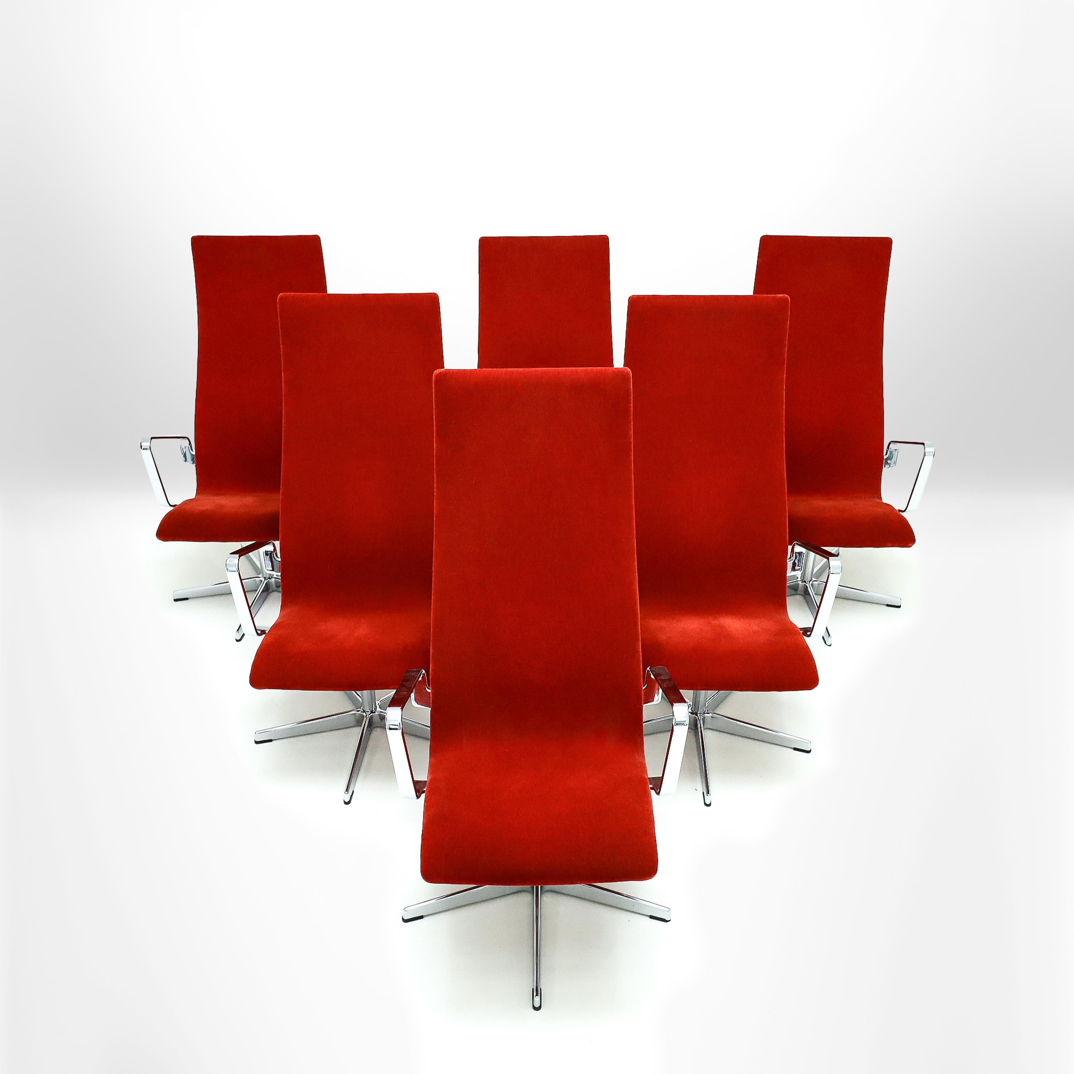 6 rare lounge version Arne Jacobsen Oxford chairs in vibrant Ferrari red velvet In Good Condition For Sale In Highclere, Newbury