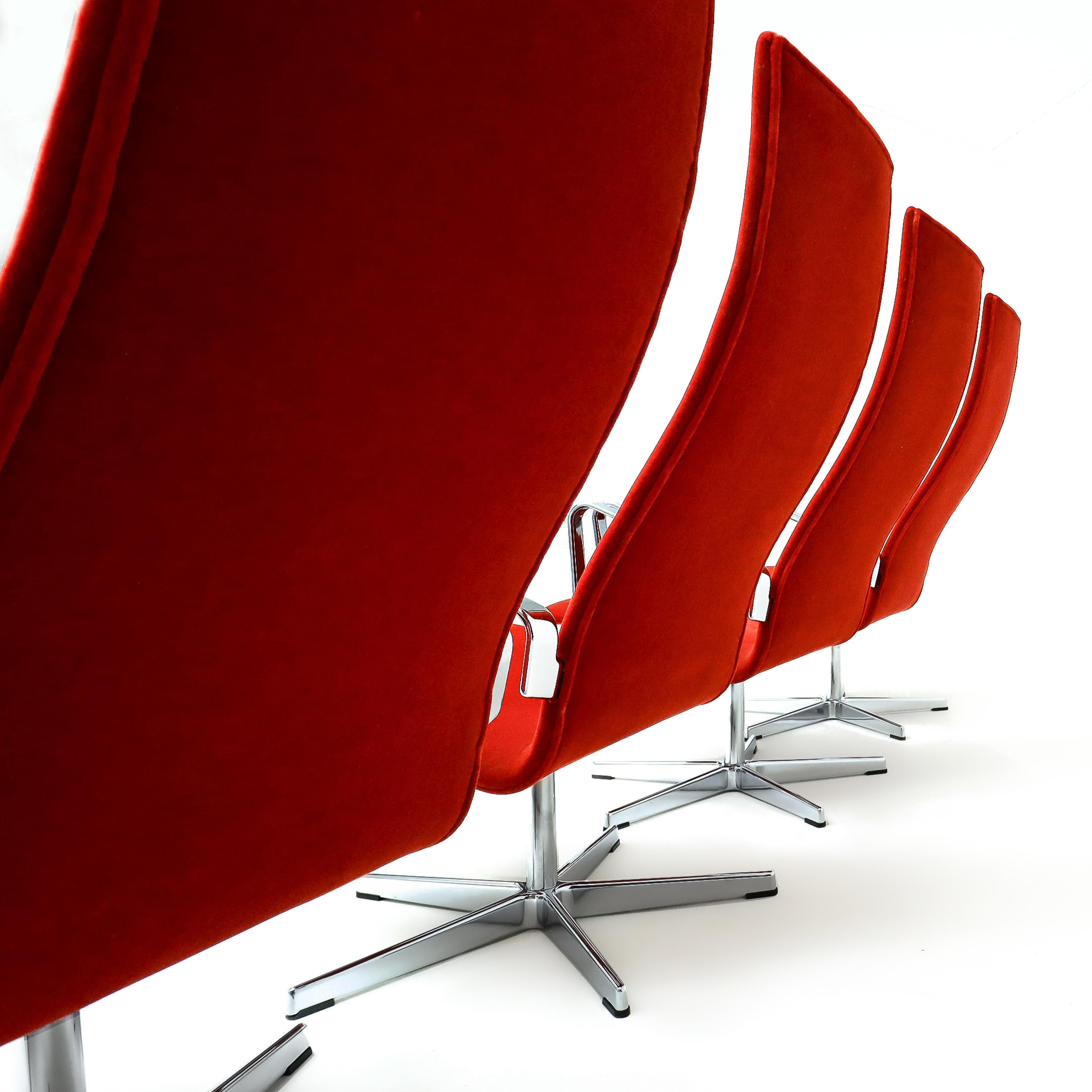Velvet 6 rare lounge version Arne Jacobsen Oxford chairs in vibrant Ferrari red velvet For Sale