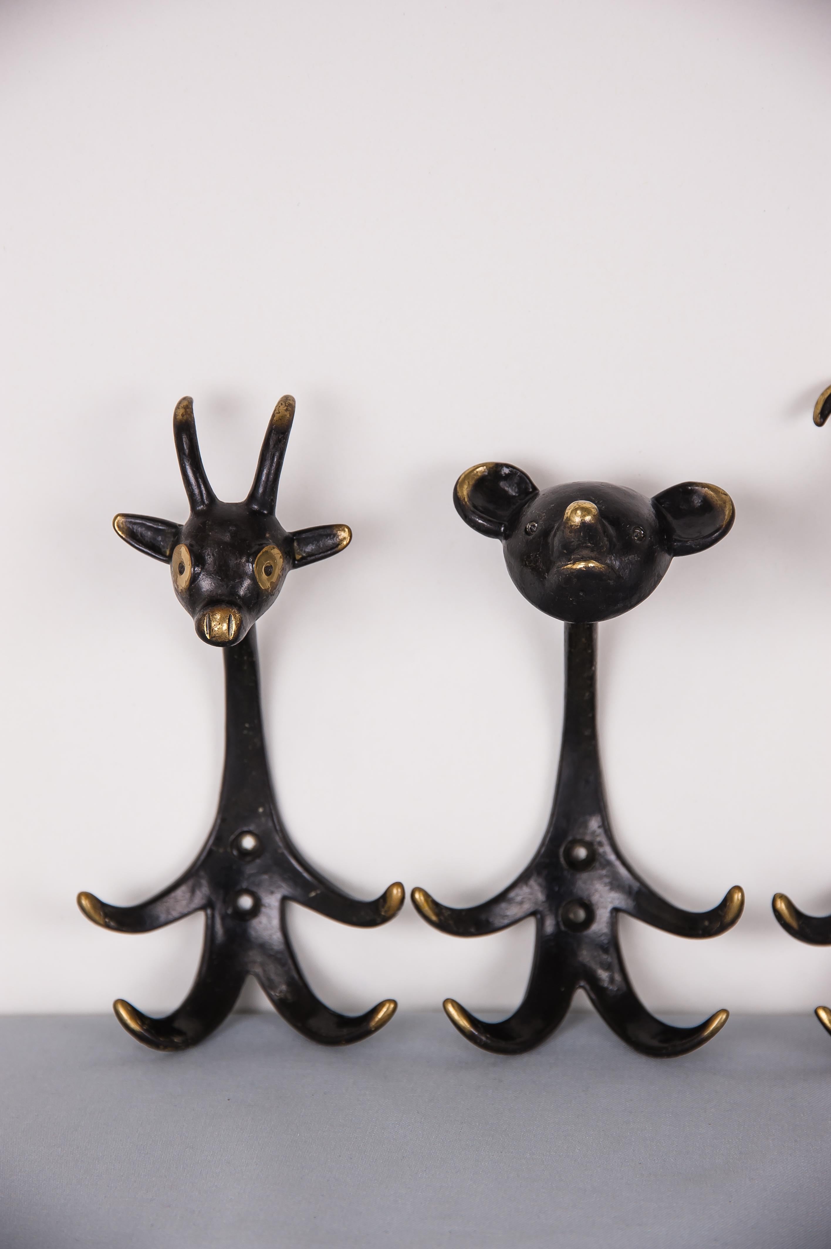 6 rare Walter Bosse hooks, circa 1950s.
Original condition.

Capricorn, bear, gnome (dwarf), monkey, cow, cat.