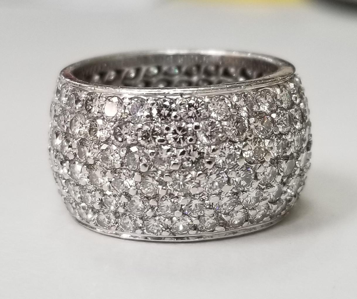 Eternity-Ring mit 6 Reihen Diamantpavé