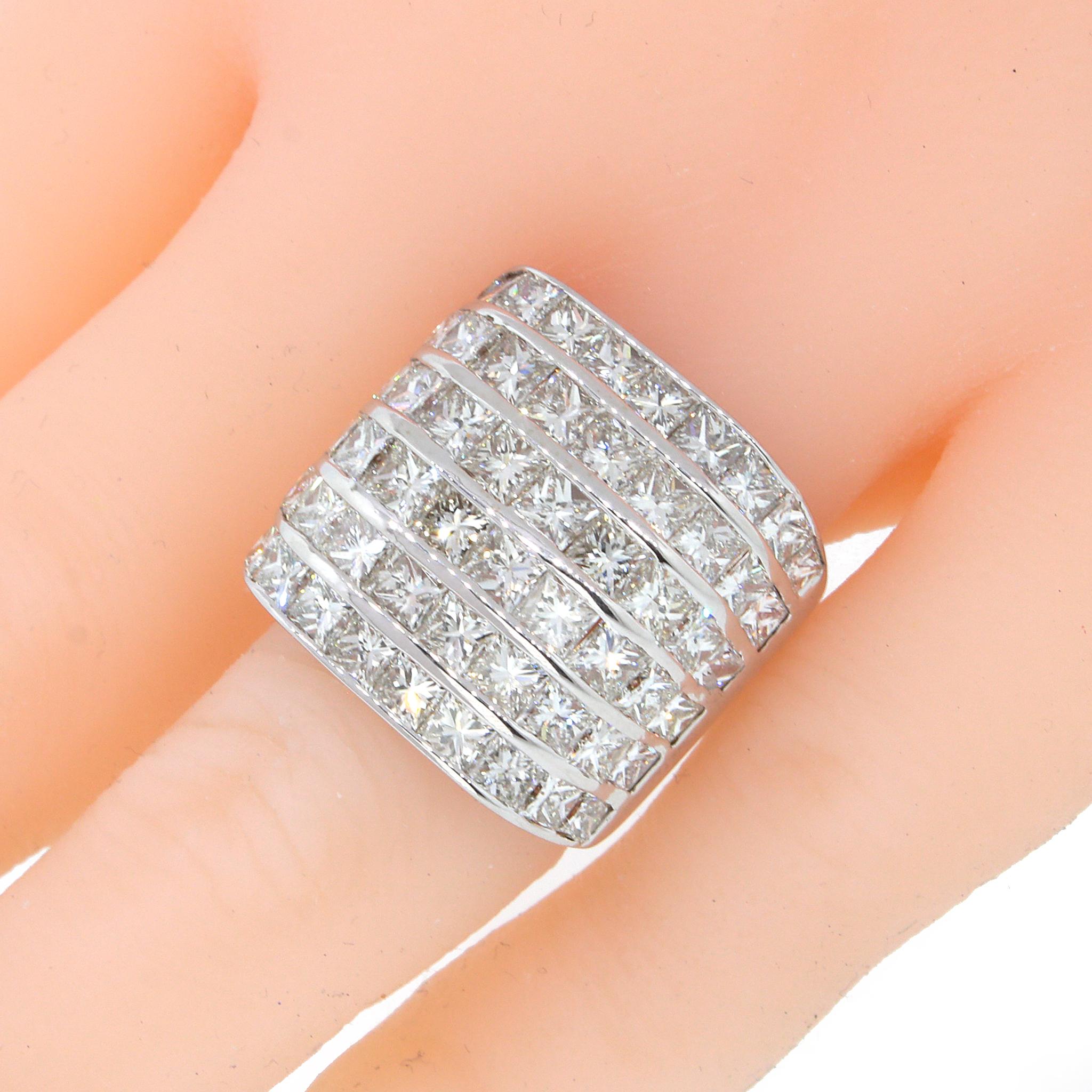 Bague large à six rangs de diamants taille princesse Pour femmes en vente